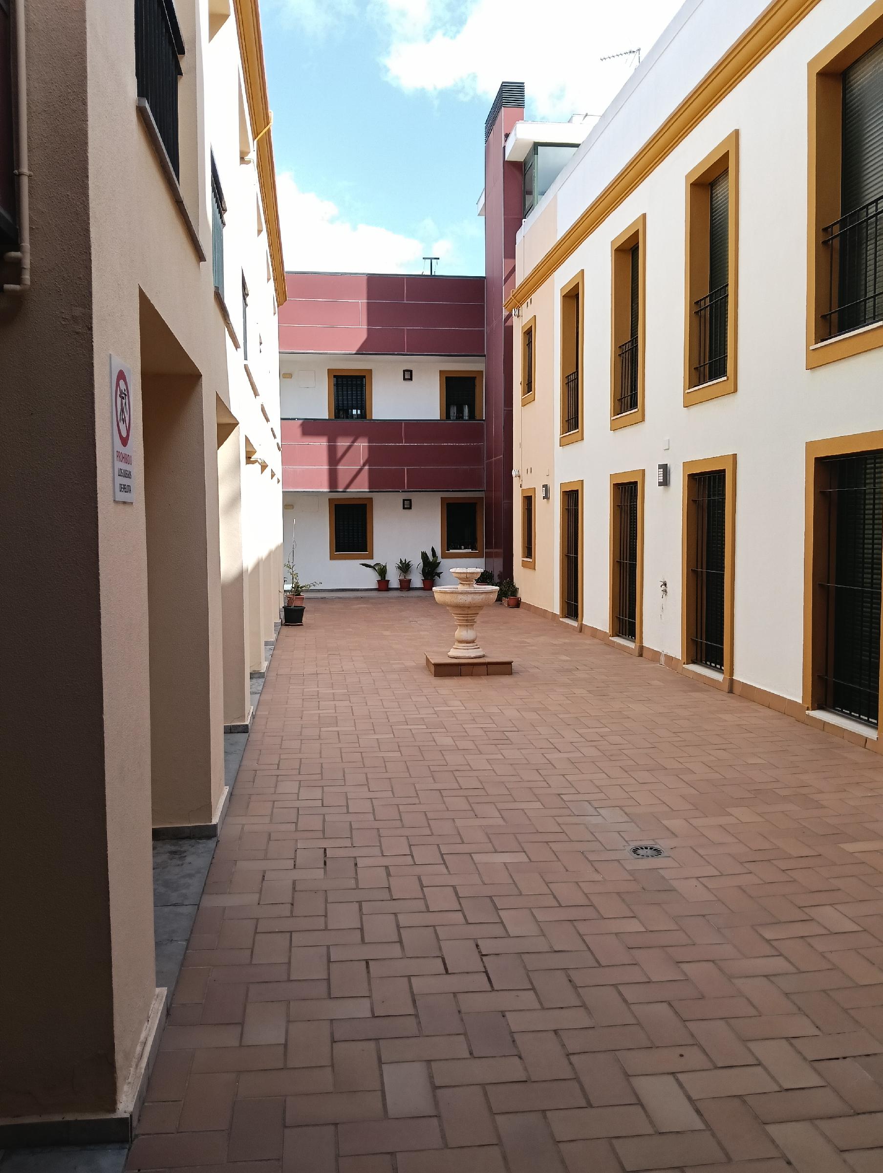 Imagen 14 Piso en venta en Chiclana De La Frontera / Ubicado en el centro,al lado del mercado de abastos