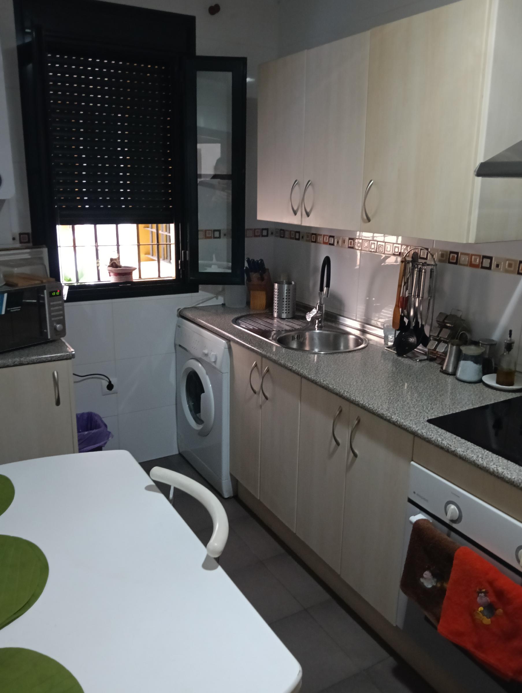 Imagen 4 Piso en venta en Chiclana De La Frontera / Ubicado en el centro,al lado del mercado de abastos