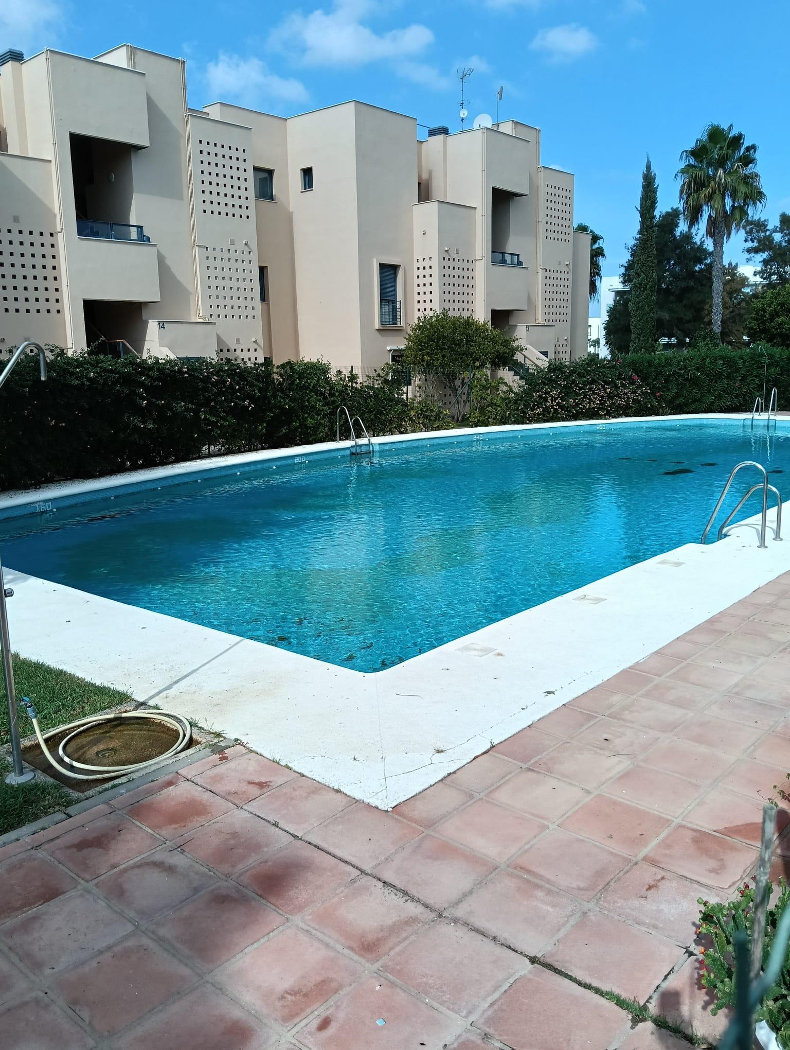 Imagen 16 Piso en venta en Chipiona / Ubicado dentro de la urbanización Costa Ballena