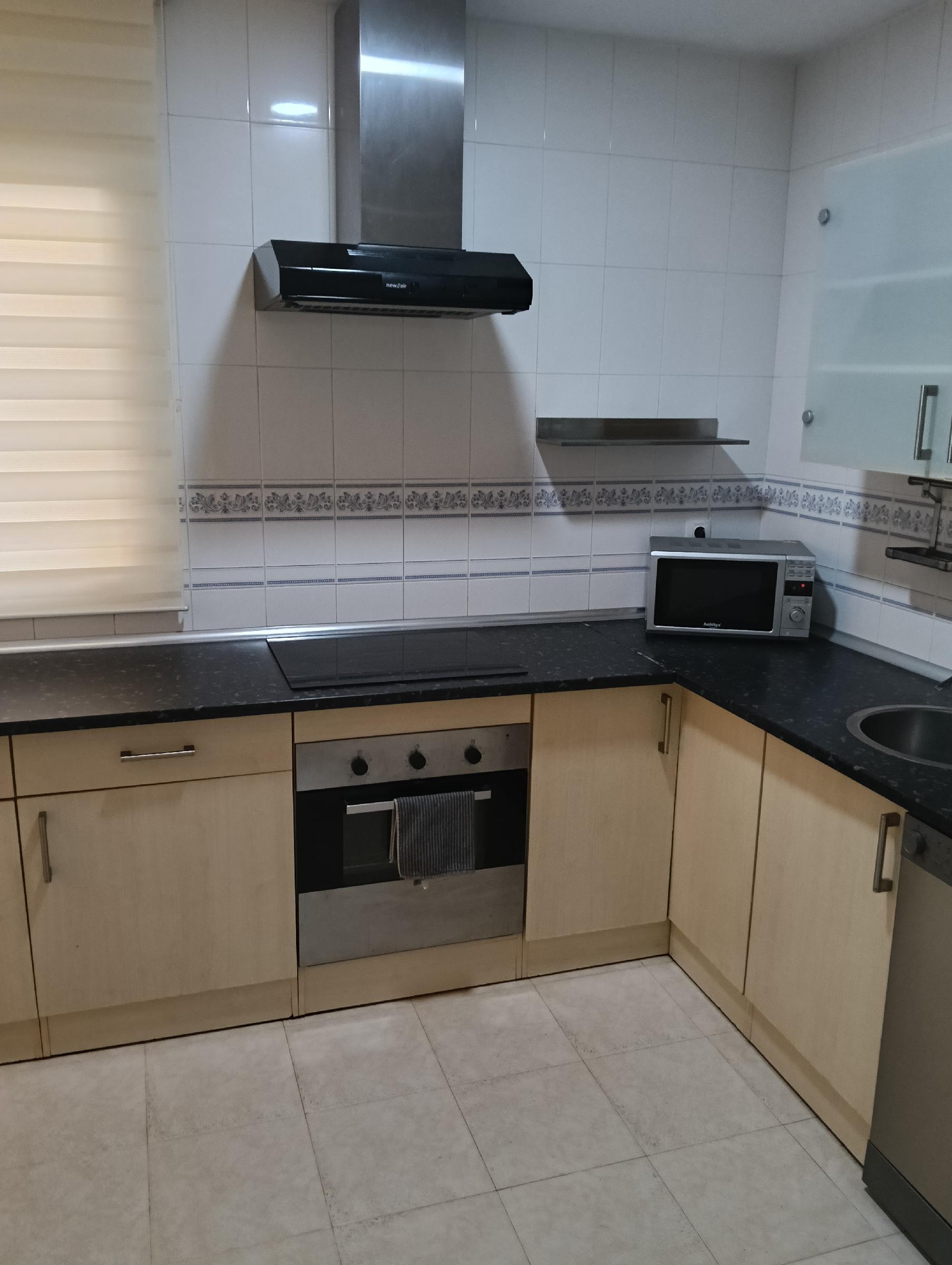 Imagen 15 Piso en venta en Jerez De La Frontera / Ubicado en zona barriada San José Obrero.