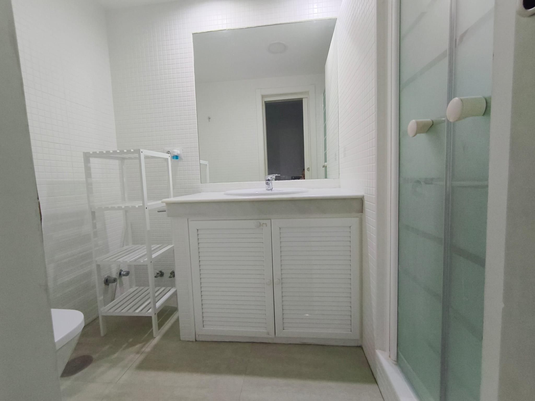 Imagen 8 Piso en venta en Cádiz / Cerca de la playa de la Victoria.