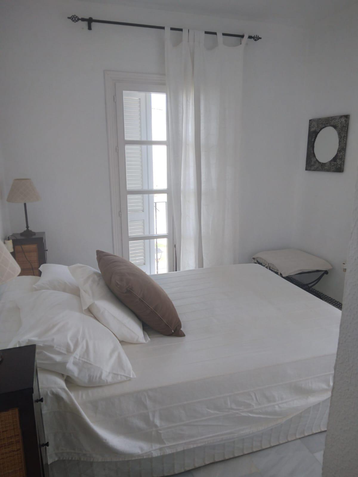 Imagen 16 Dúplex en venta en Chiclana De La Frontera / Ubicada muy cerca  de la playa de Sancti Petri.