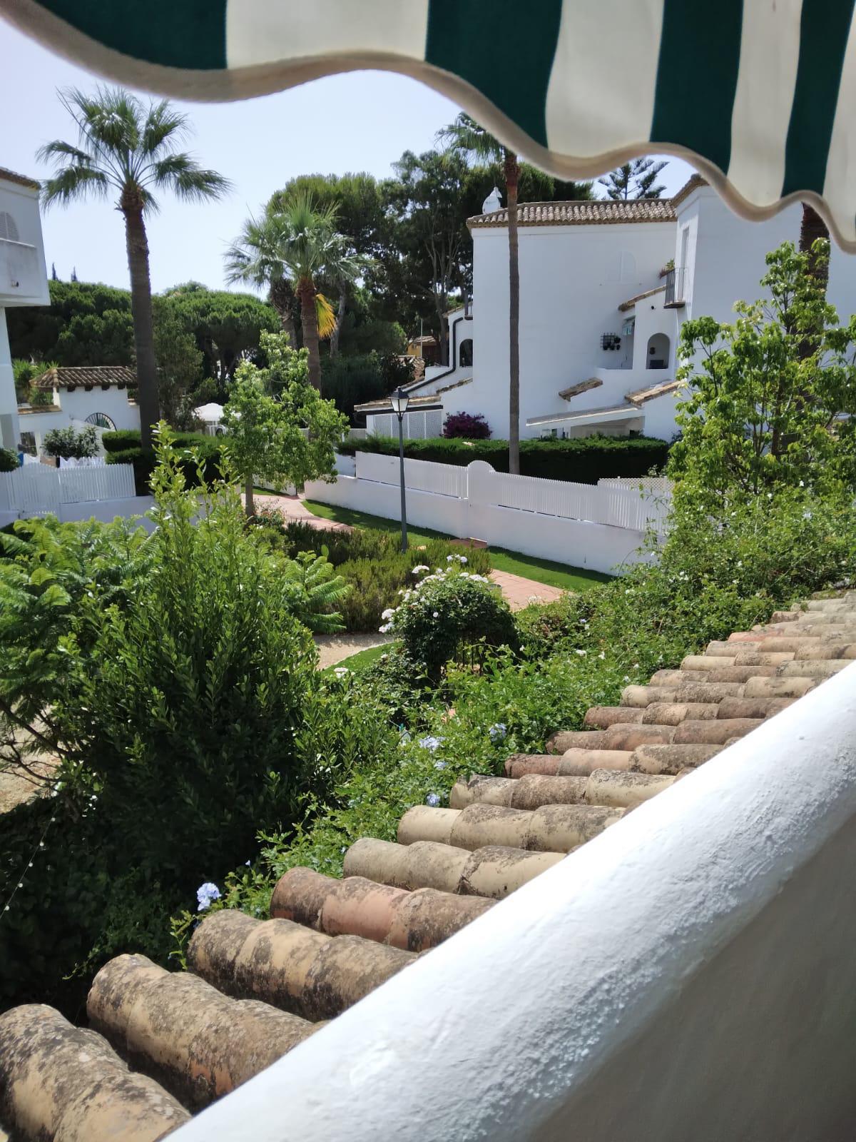 Imagen 10 Dúplex en venta en Chiclana De La Frontera / Ubicada muy cerca  de la playa de Sancti Petri.