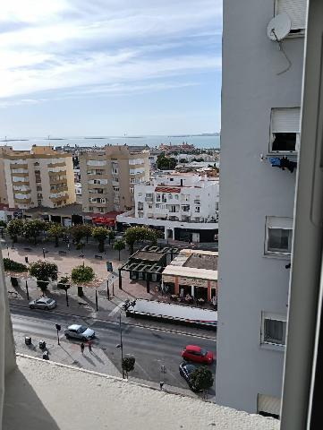 Imagen 7 Inmueble 300091 - Piso en venta en San Fernando / Ubicado en la zona de Reyes Católicos