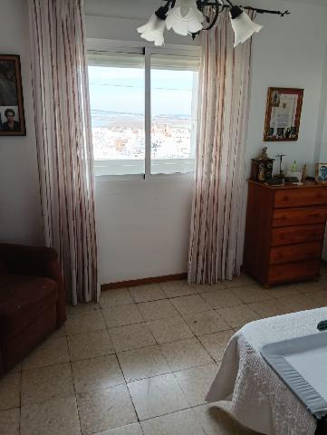 Imagen 8 Inmueble 300091 - Piso en venta en San Fernando / Ubicado en la zona de Reyes Católicos