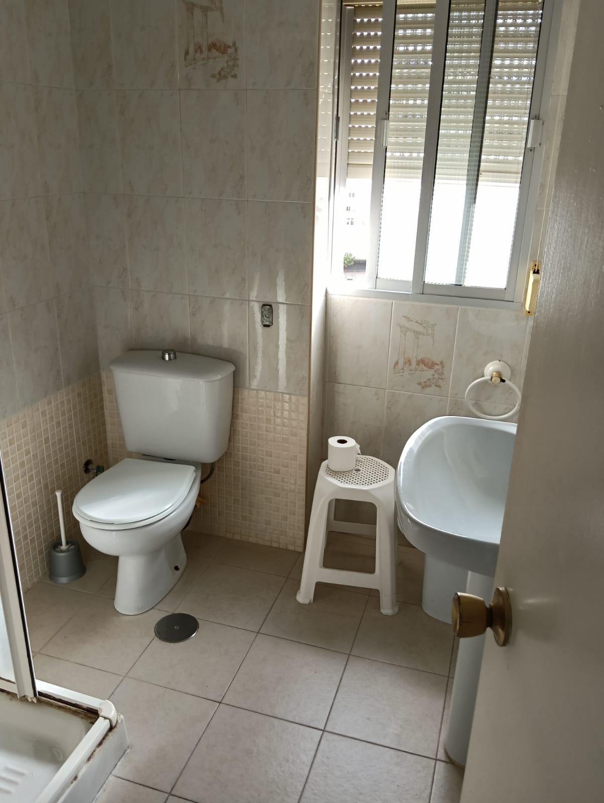 Imagen 9 Piso en venta en San Fernando / Ubicado en la zona de Reyes Católicos