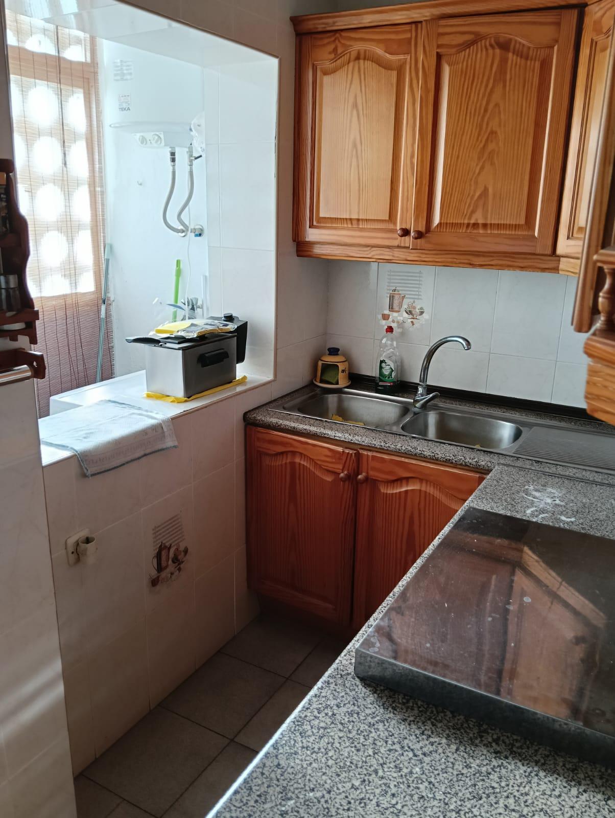Imagen 11 Piso en venta en San Fernando / Ubicado en la zona de Reyes Católicos