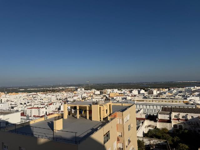 Imagen 22 Inmueble 300091 - Piso en venta en San Fernando / Ubicado en la zona de Reyes Católicos