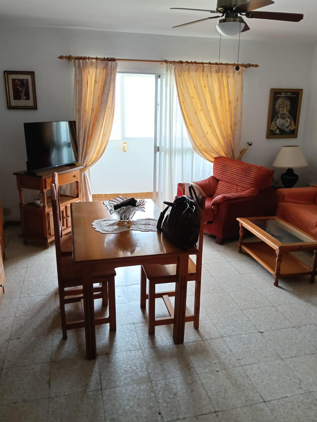 Imagen 6 Piso en venta en San Fernando / Ubicado en la zona de Reyes Católicos