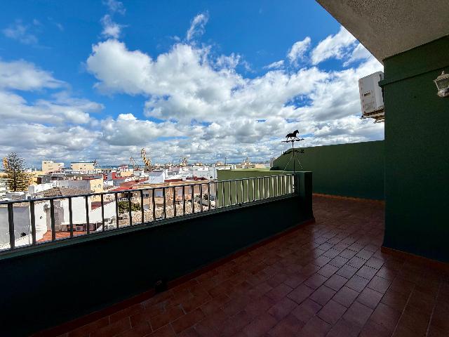 Imagen 3 Inmueble 300099 - Piso en venta en Cádiz / Cerca de la plaza San Severiano
