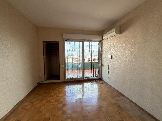 Imagen 12 Inmueble 300099 - Piso en venta en Cádiz / Cerca de la plaza San Severiano