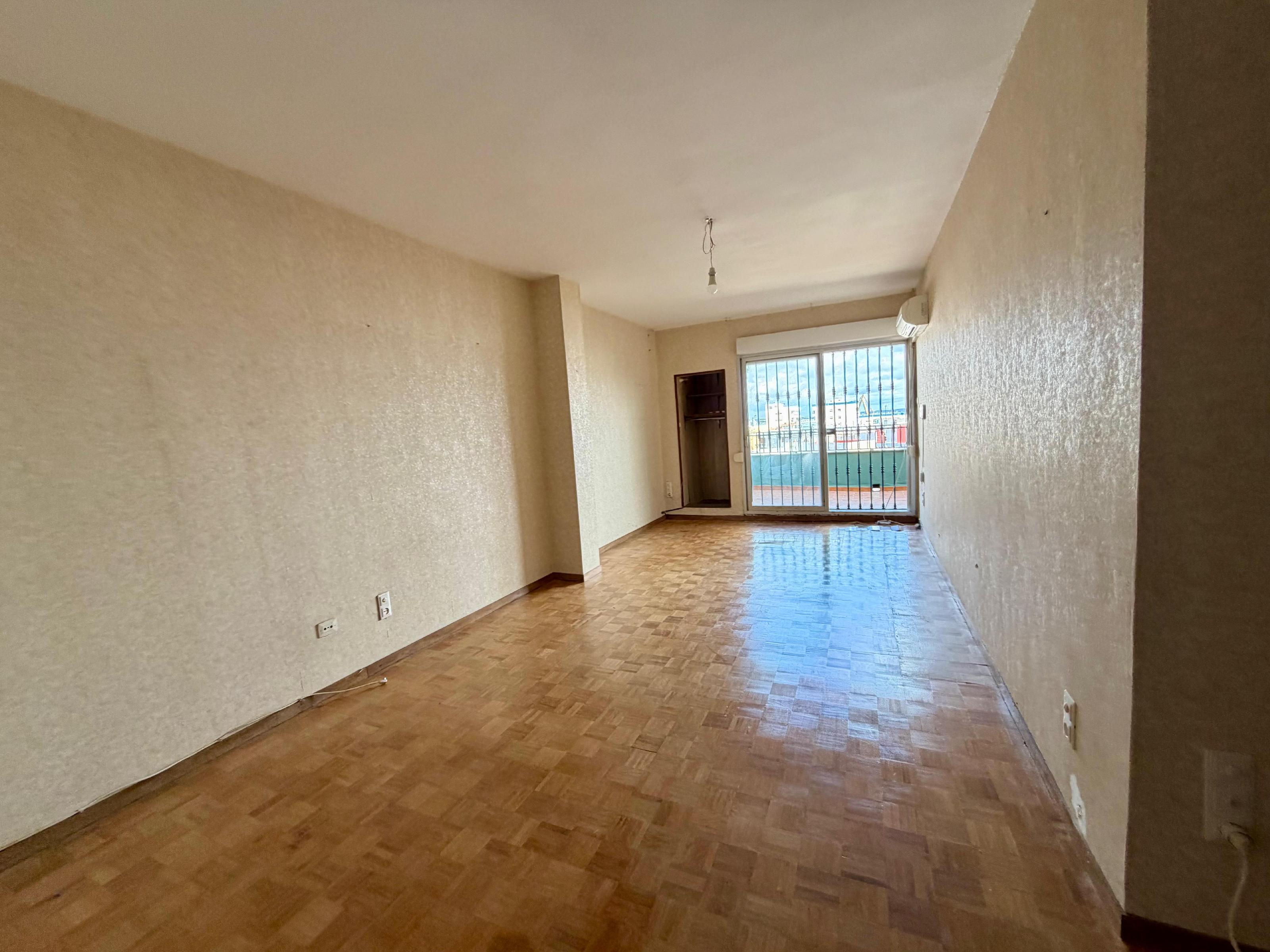 Imagen 6 Piso en venta en Cádiz / Cerca de la plaza San Severiano