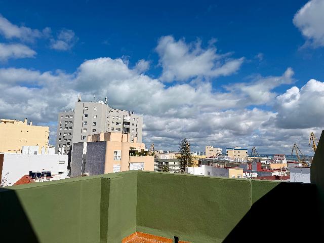 Imagen 36 Inmueble 300099 - Piso en venta en Cádiz / Cerca de la plaza San Severiano