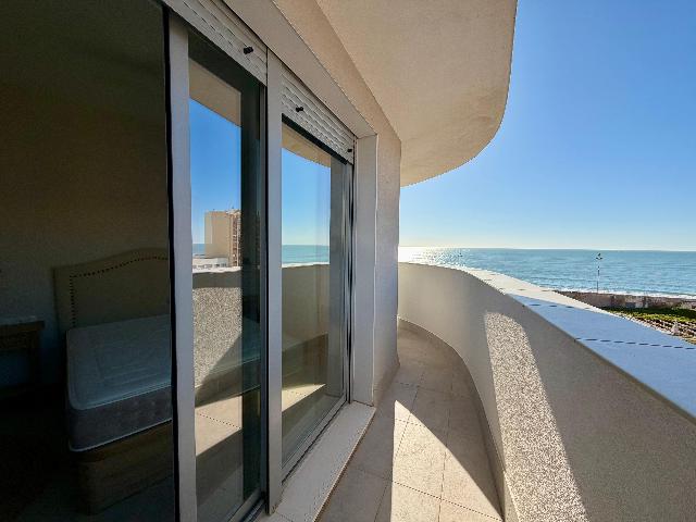 Imagen 22 Inmueble 300853 - Piso en venta en Cádiz / En la playa Santa María del Mar.