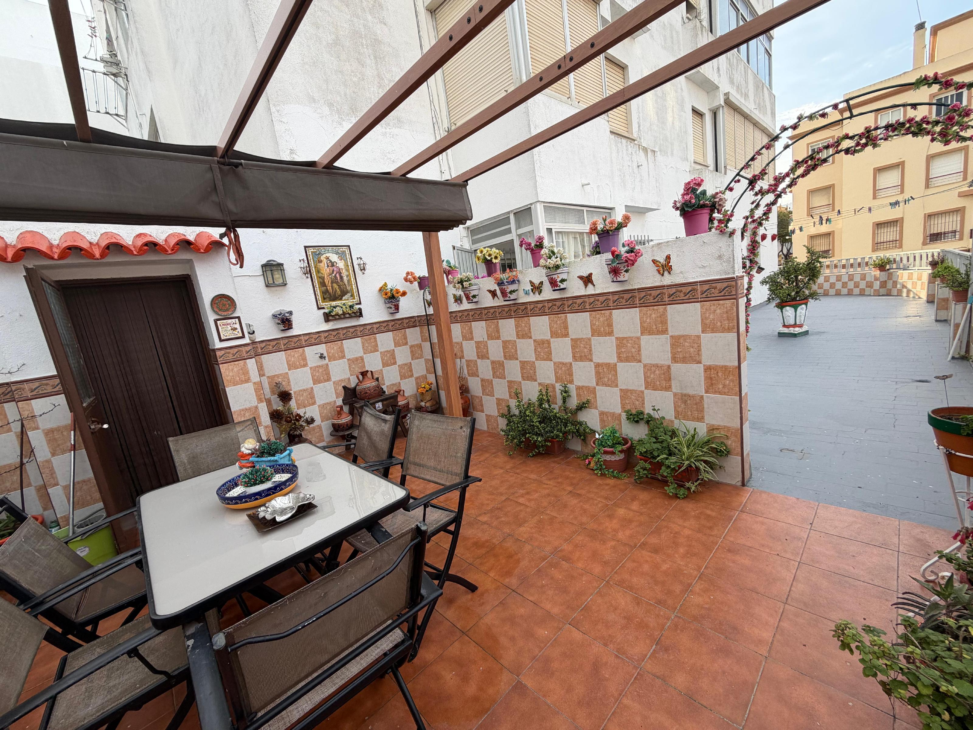 Imagen 3 Piso en venta en San Fernando / Cerca del Colegio Puente Zuazo.