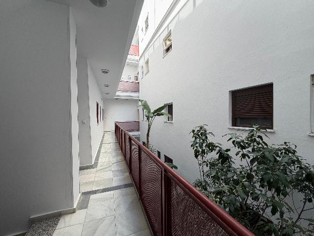 Imagen 2 Inmueble 301477 - Piso en venta en Cádiz / Plaza Jesús de Nazareno