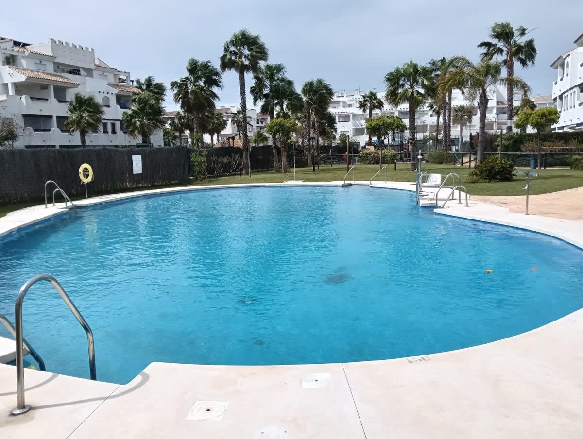 Imagen 2 Piso en venta en Rota / A 100 metros de la playa Punta Candor 