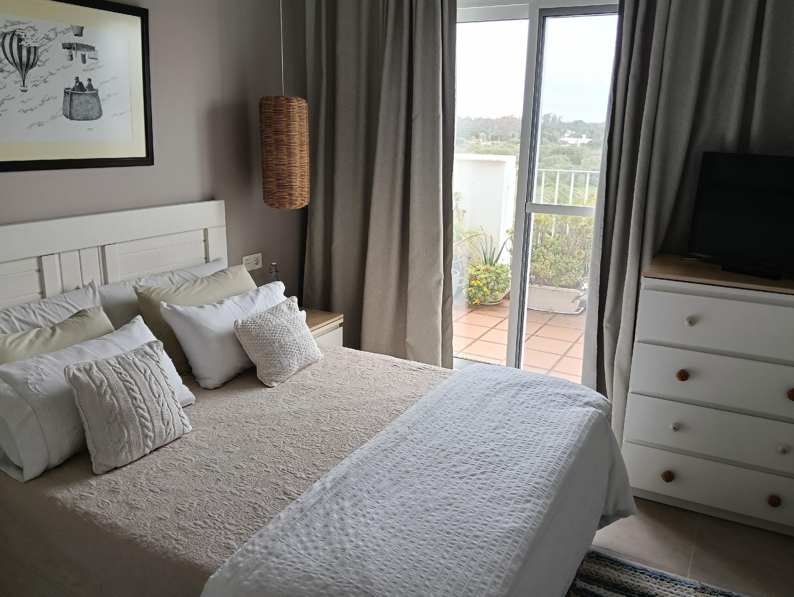 Imagen 19 Piso en venta en Rota / A 100 metros de la playa Punta Candor 