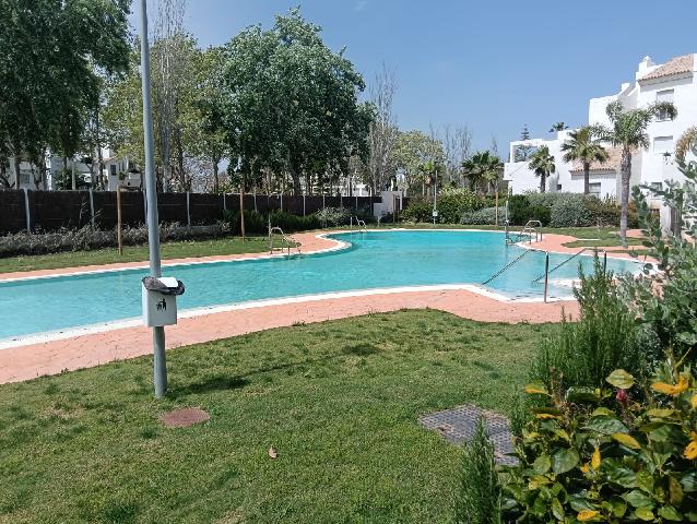 Imagen 2 Inmueble 301963 - Piso en venta en Chipiona / A 100 metros del parque de los lagos en Costa Ballena