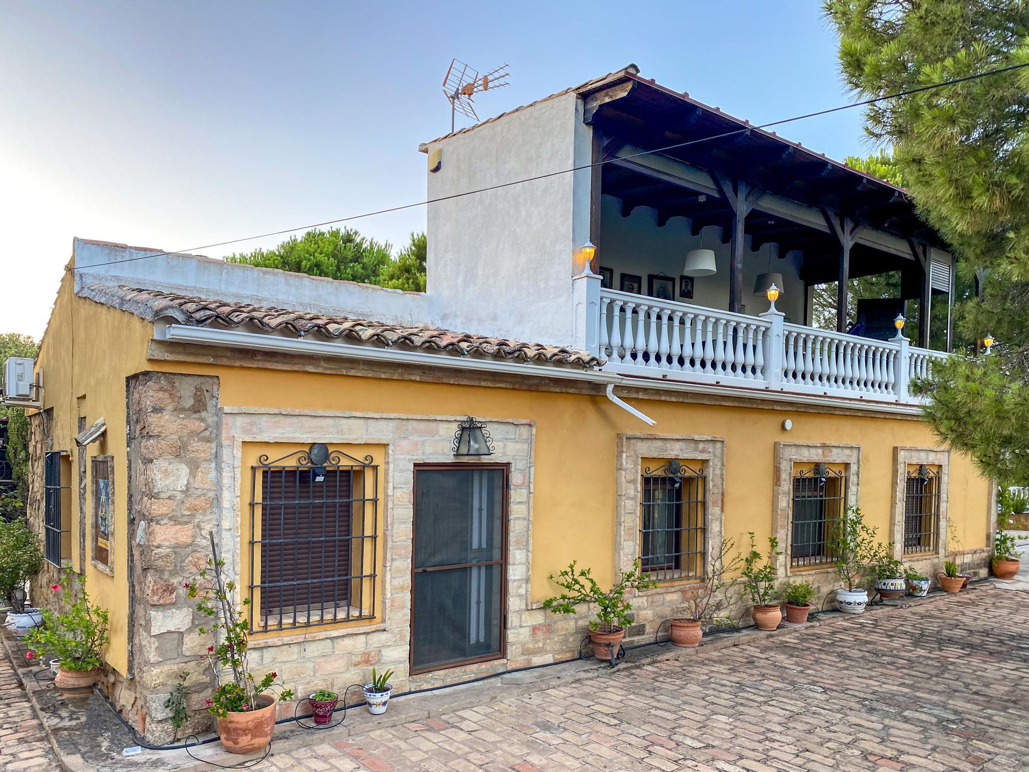 Imagen 2 Casa Rústica en venta en Andújar /  Viña junto al curce de la carretera de la Parrilla