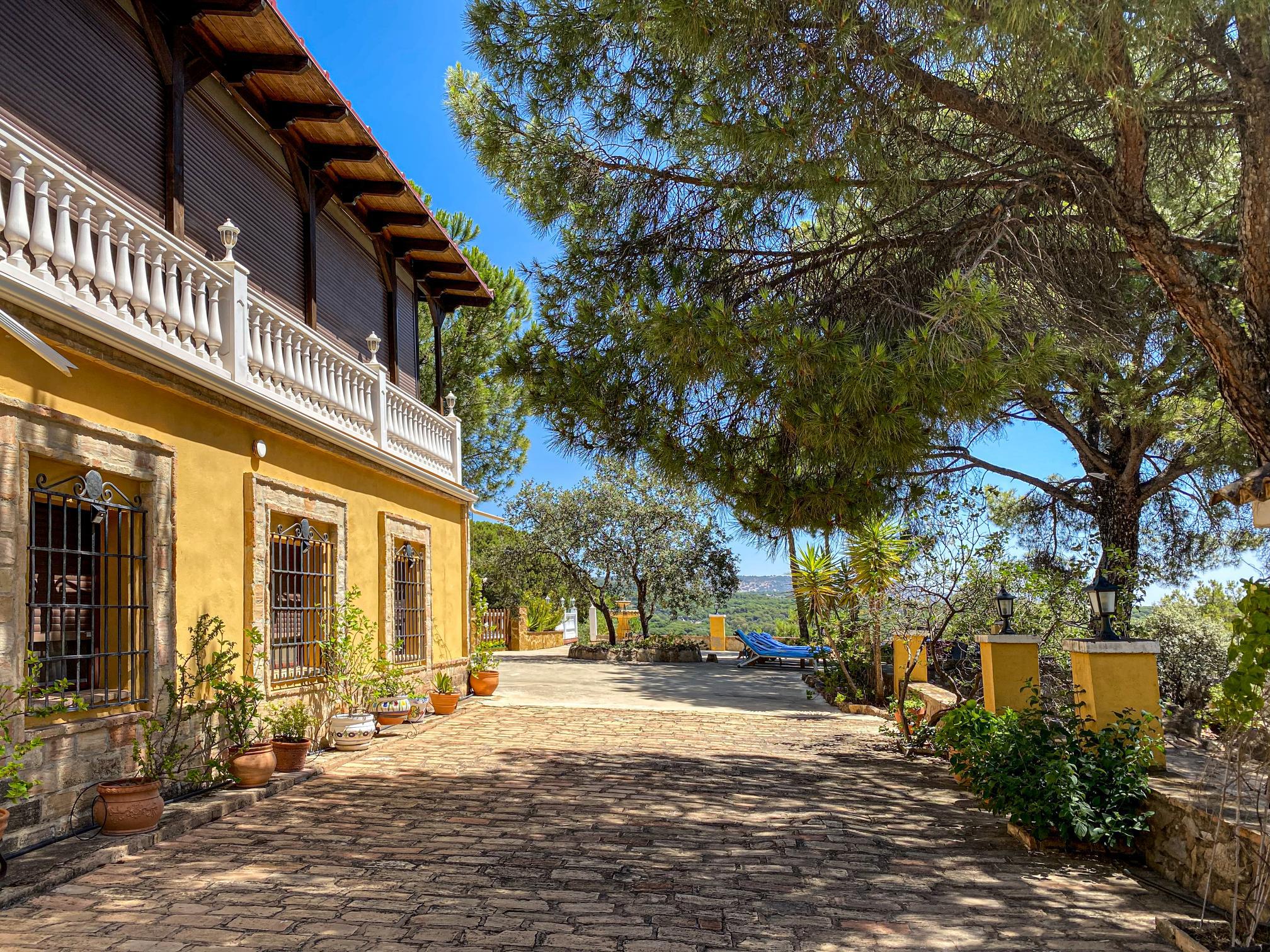 Imagen 3 Casa Rústica en venta en Andújar /  Viña junto al curce de la carretera de la Parrilla