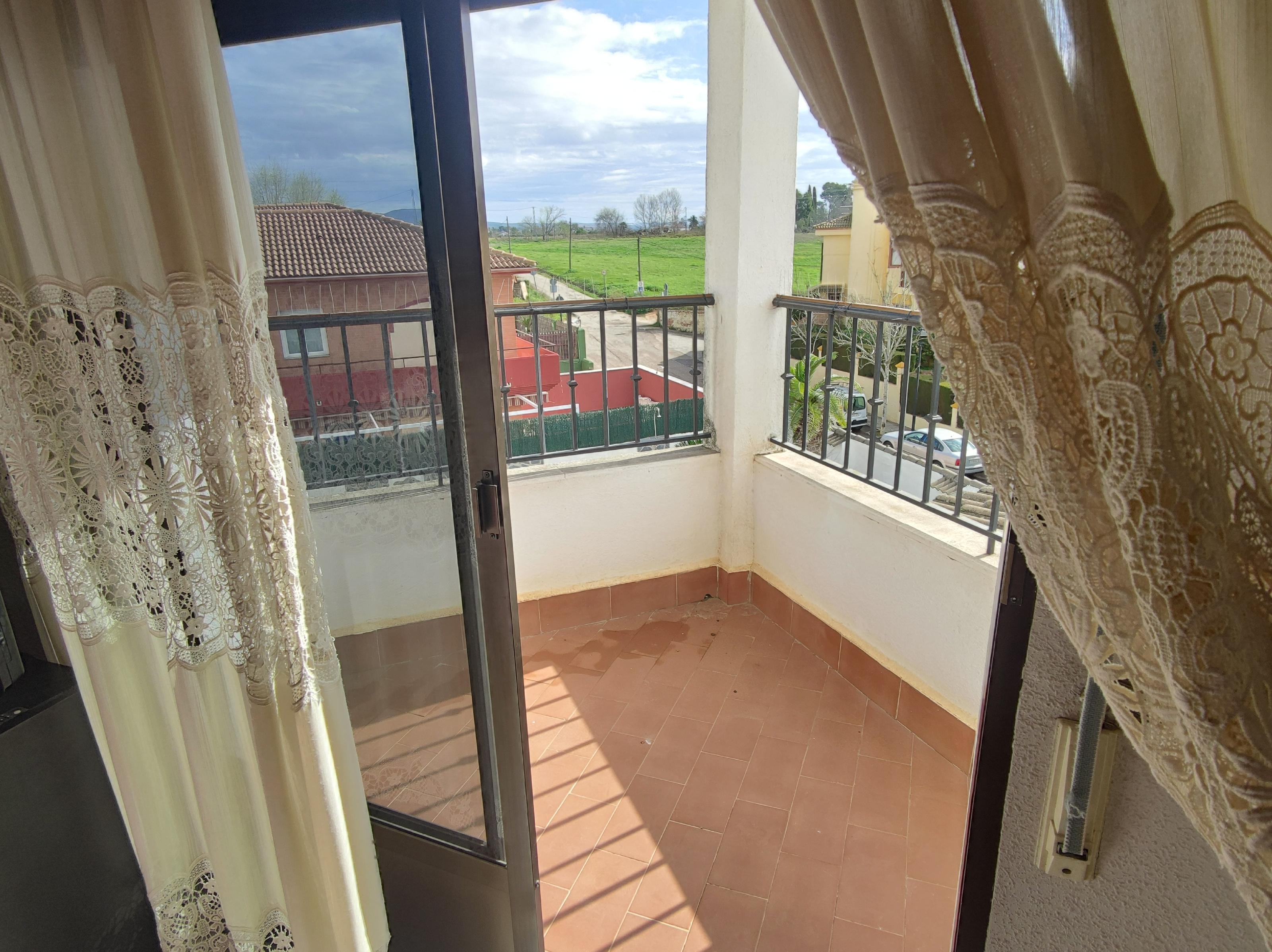 Imagen 30 Casa Aislada en venta en Andújar / Urbanización  Chalets El Choto