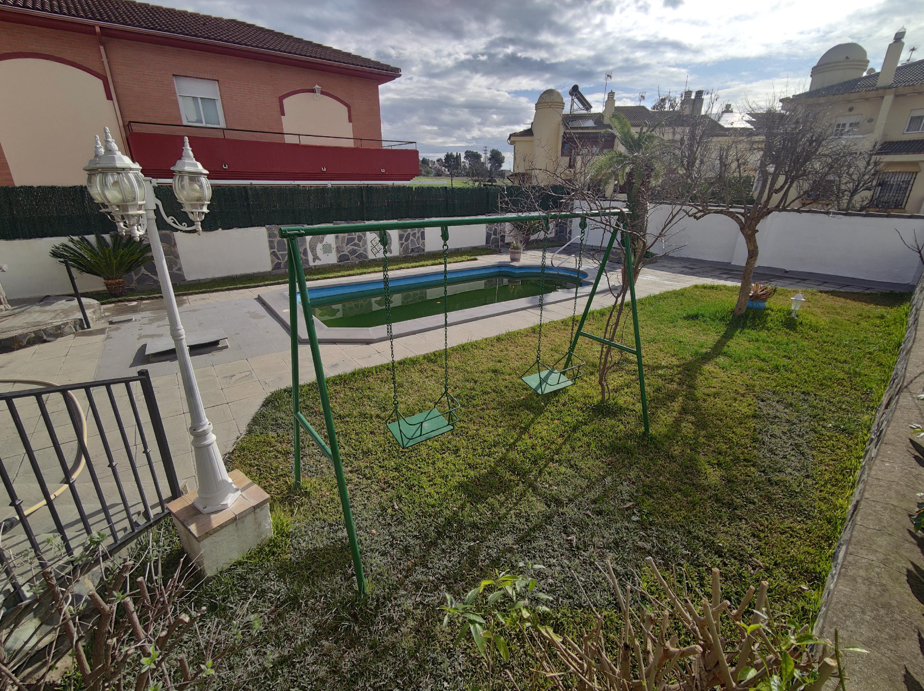 Imagen 56 Casa Aislada en venta en Andújar / Urbanización  Chalets El Choto