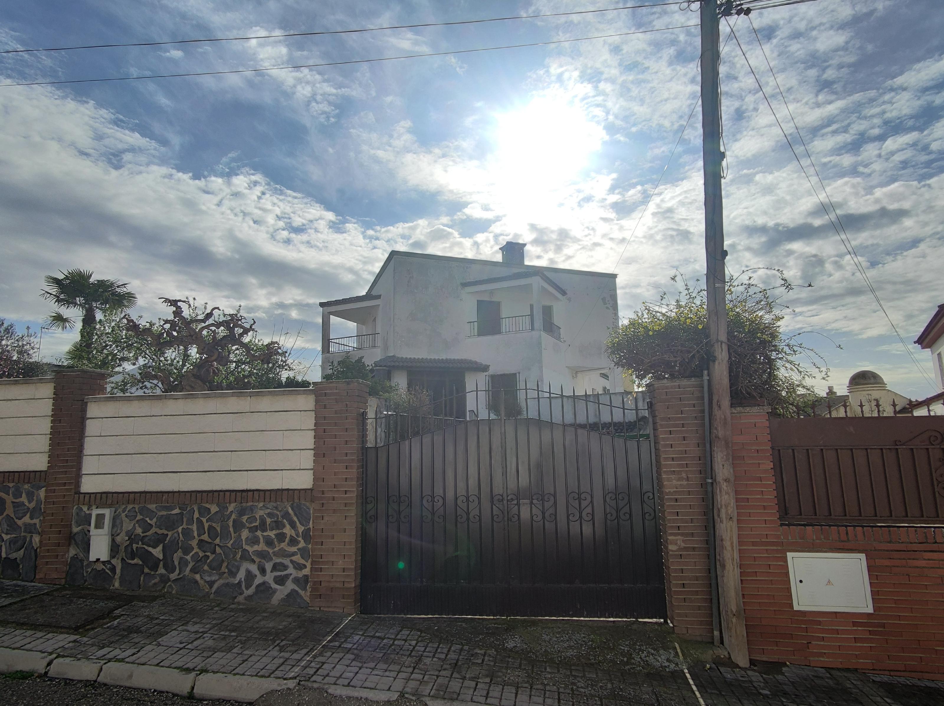 Imagen 85 Casa Aislada en venta en Andújar / Urbanización  Chalets El Choto