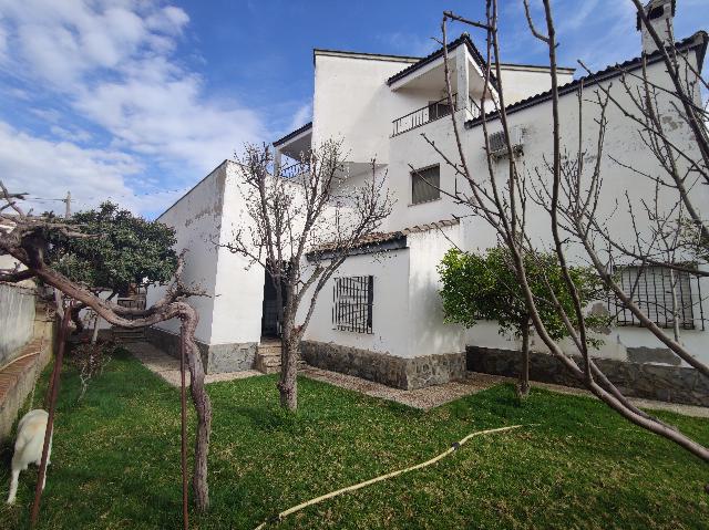 Imagen 6 Inmueble 291607 - Casa Aislada en venta en Andújar / Urbanización  Chalets El Choto