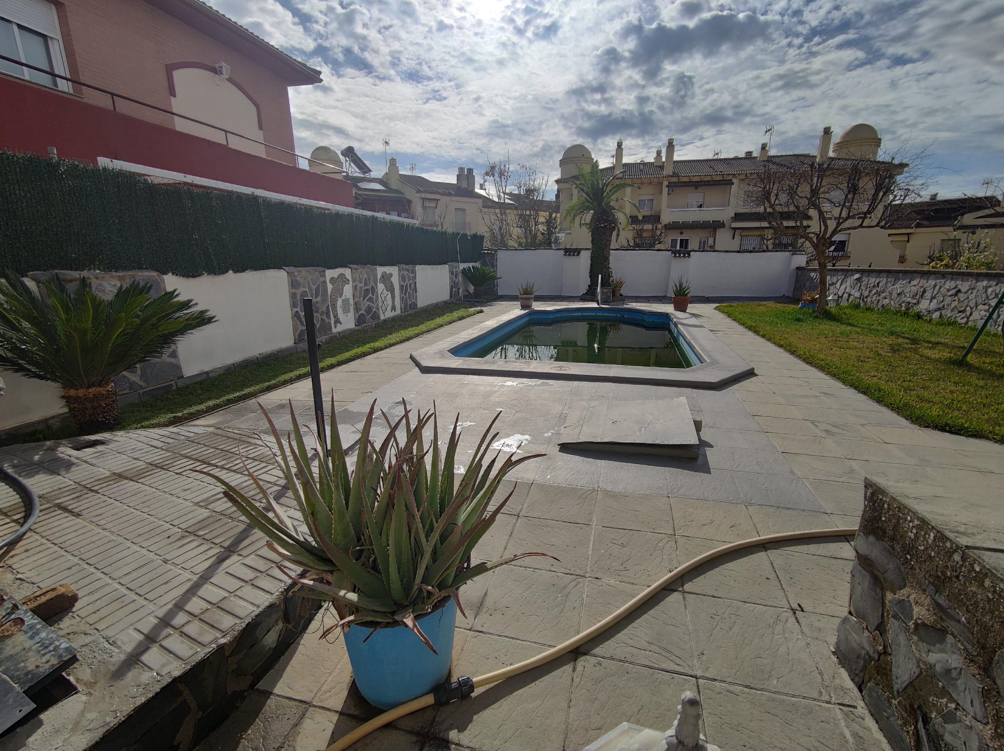 Imagen 59 Casa Aislada en venta en Andújar / Urbanización  Chalets El Choto