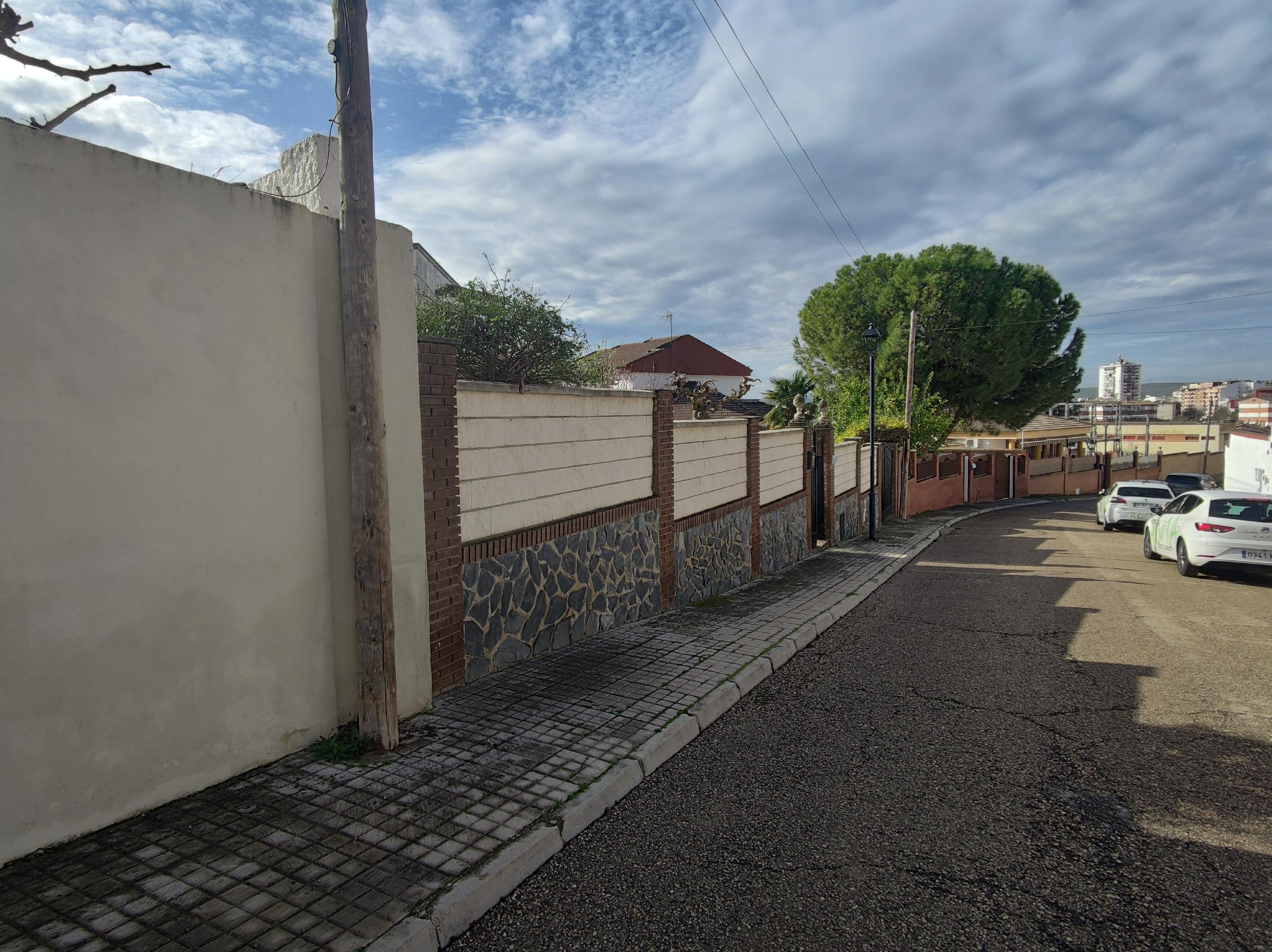 Imagen 84 Casa Aislada en venta en Andújar / Urbanización  Chalets El Choto