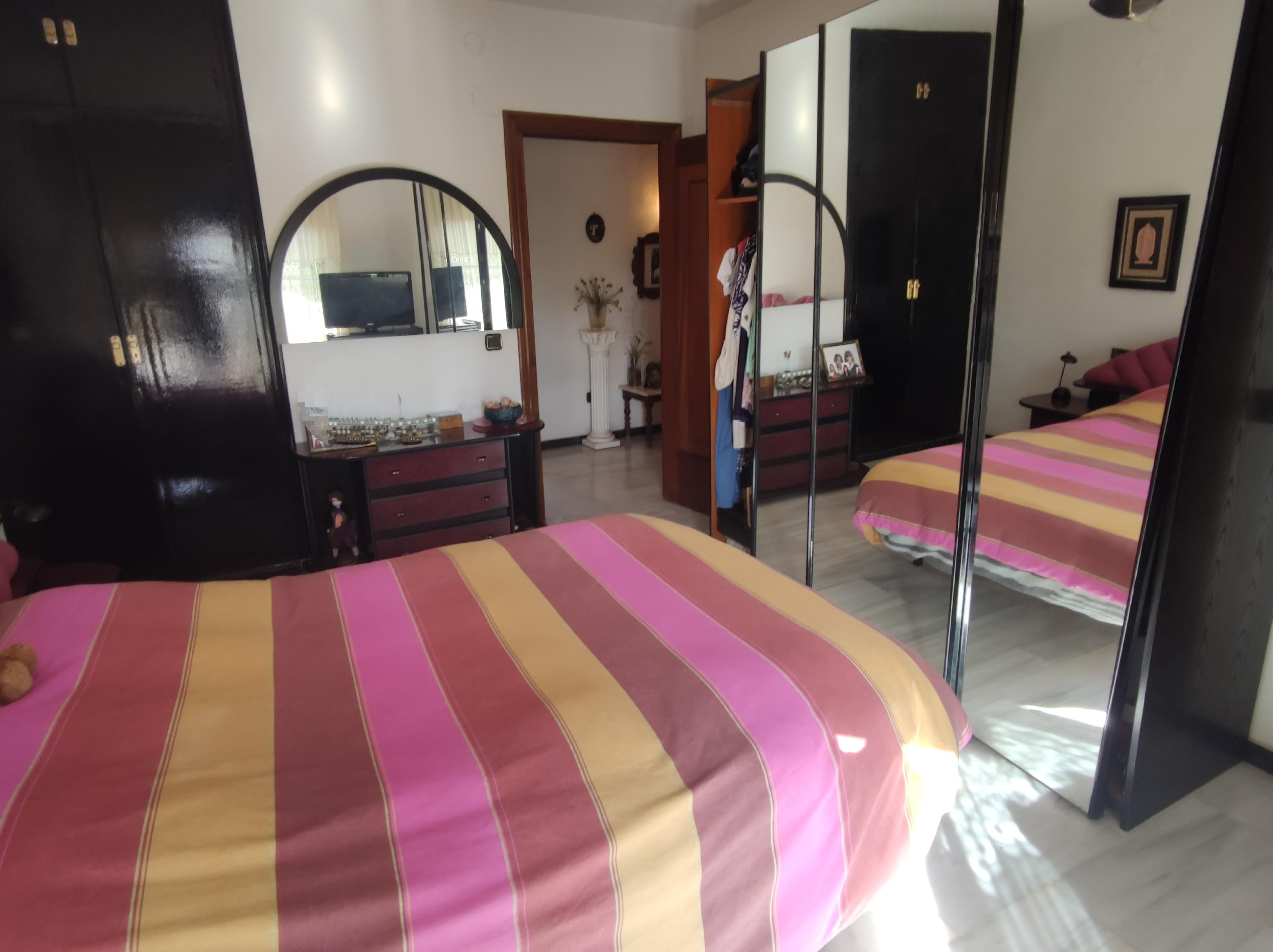 Imagen 43 Casa Aislada en venta en Andújar / Urbanización  Chalets El Choto