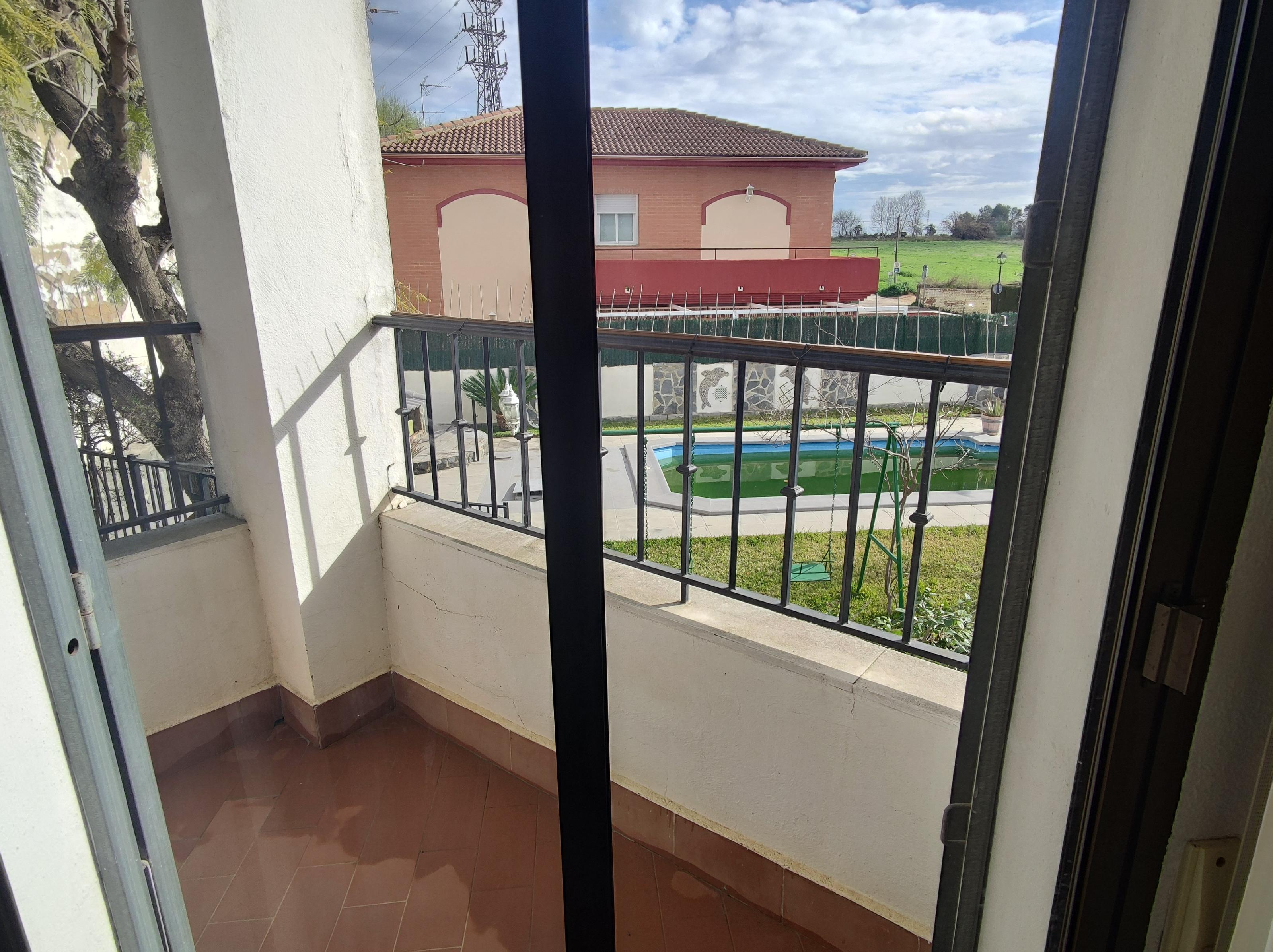 Imagen 31 Casa Aislada en venta en Andújar / Urbanización  Chalets El Choto