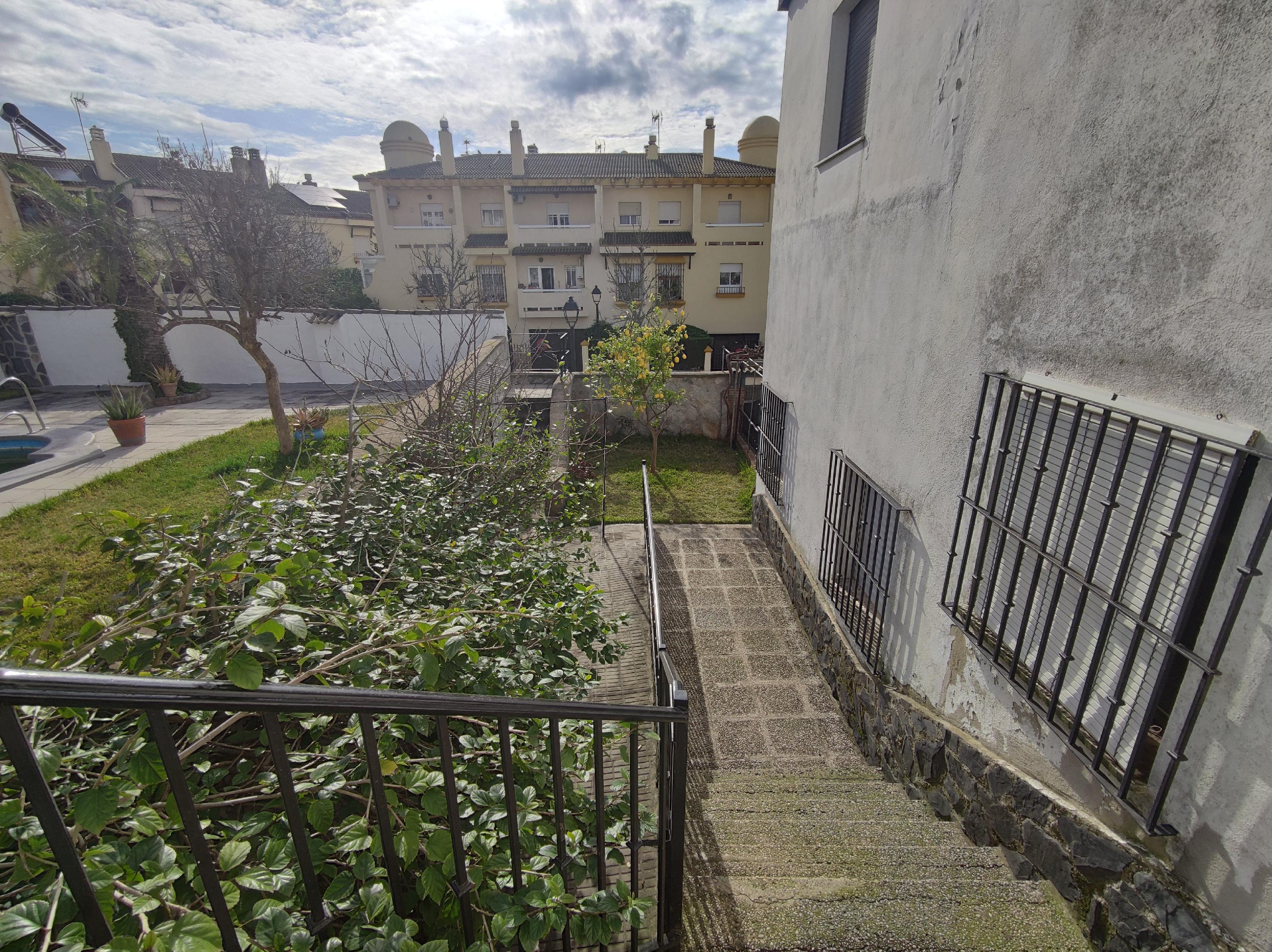 Imagen 11 Casa Aislada en venta en Andújar / Urbanización  Chalets El Choto