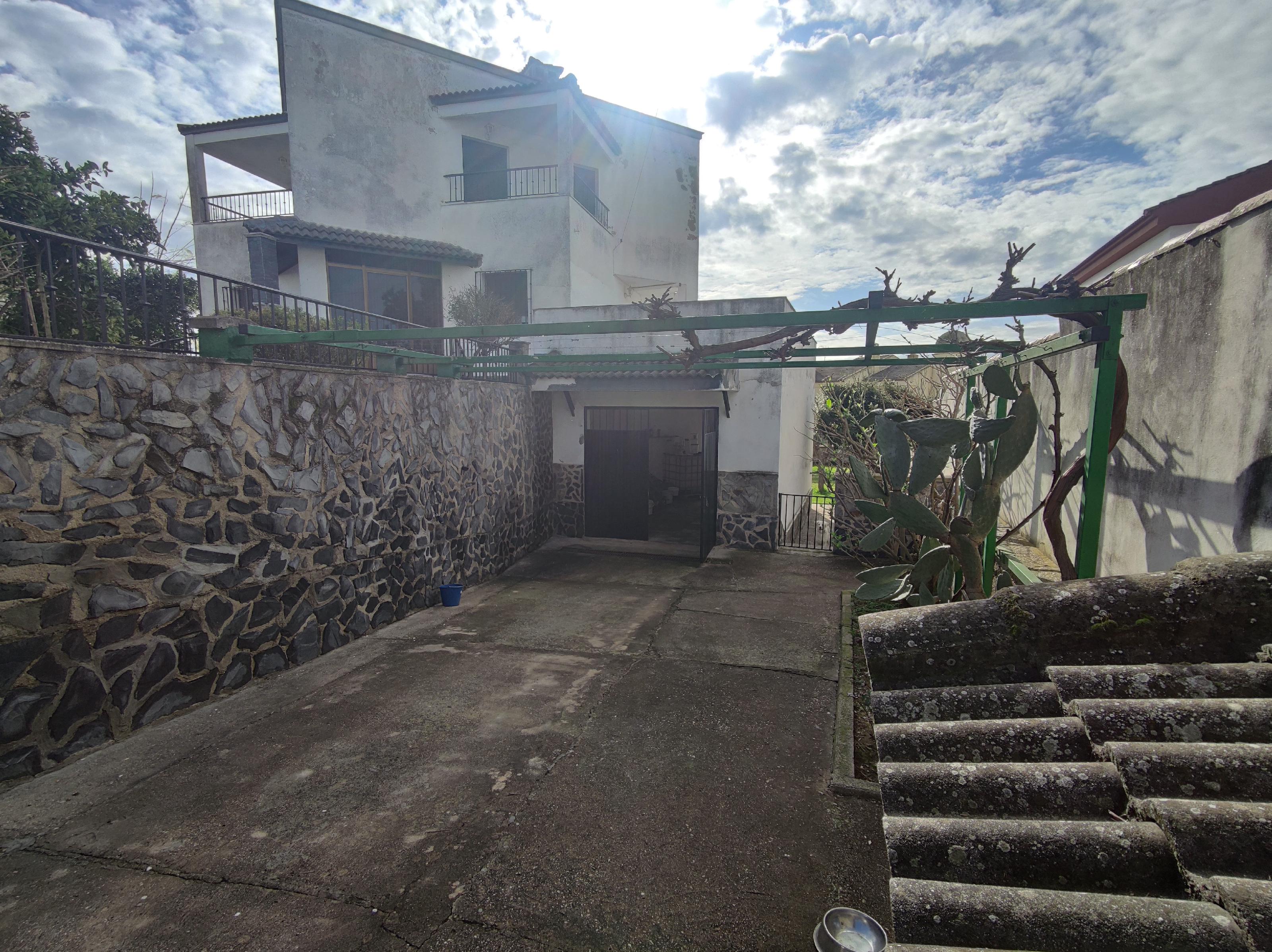 Imagen 70 Casa Aislada en venta en Andújar / Urbanización  Chalets El Choto