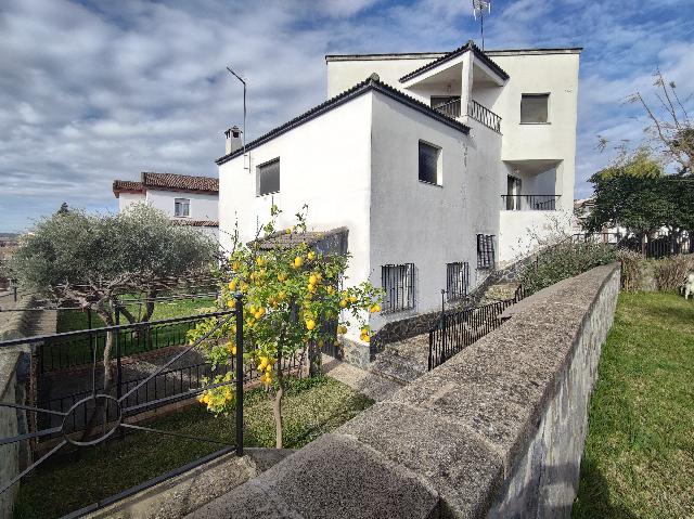 Imagen 3 Inmueble 291607 - Casa Aislada en venta en Andújar / Urbanización  Chalets El Choto