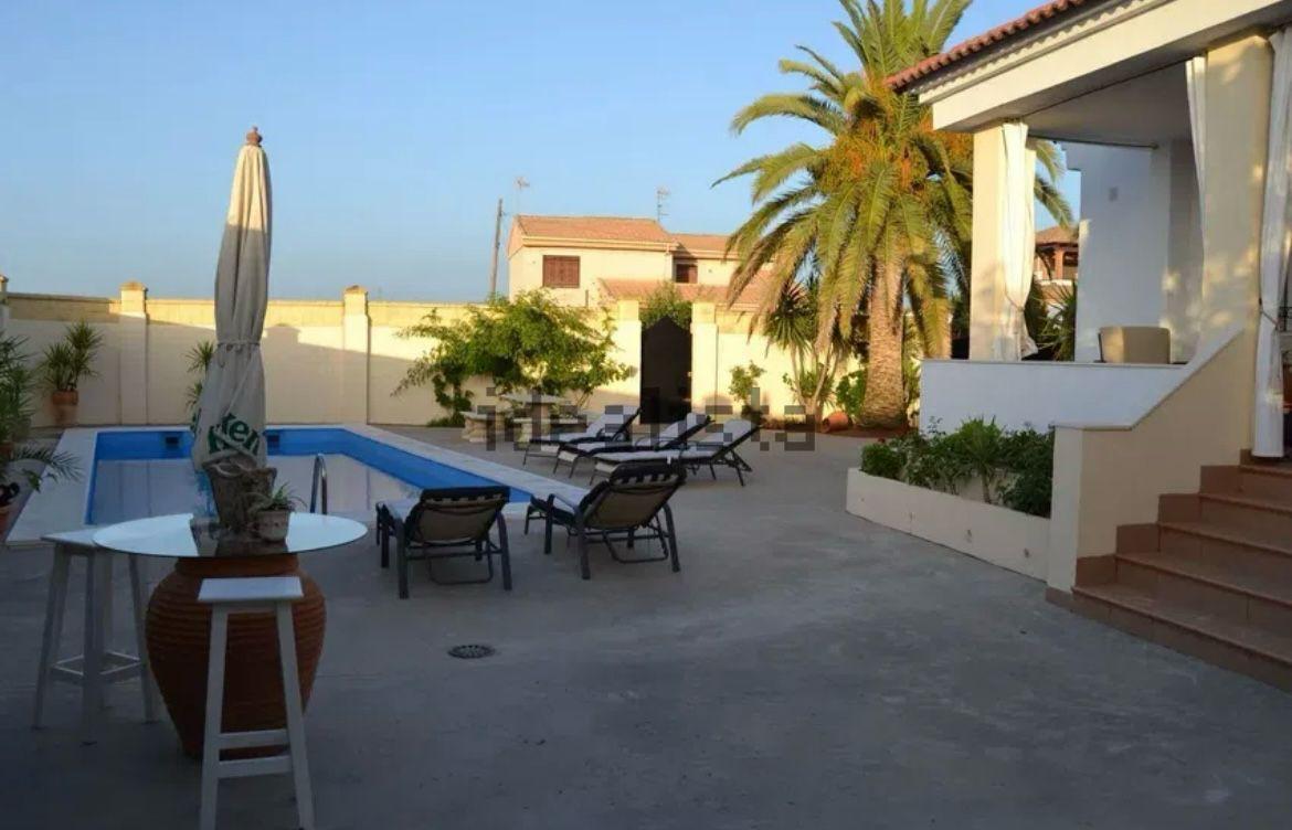 Imagen 2 Casa Aislada en venta en Andújar / En urbanización Mirasierra de Andújar