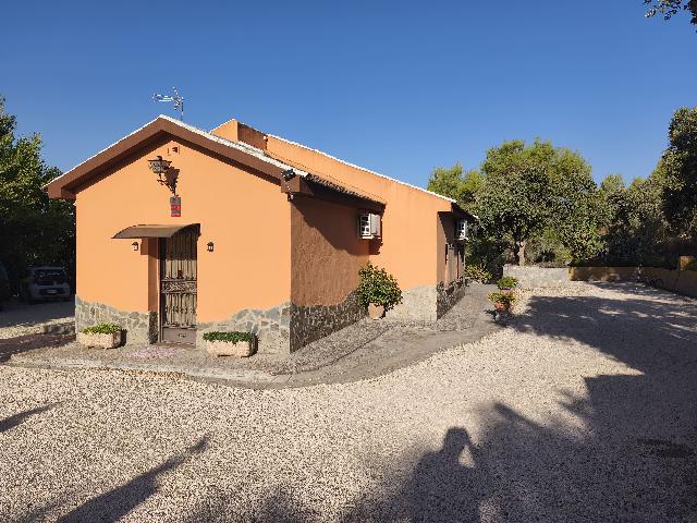 Imagen 3 Inmueble 296717 - Casa Rústica en venta en Andújar / A 1 km pasando el Toledillo 