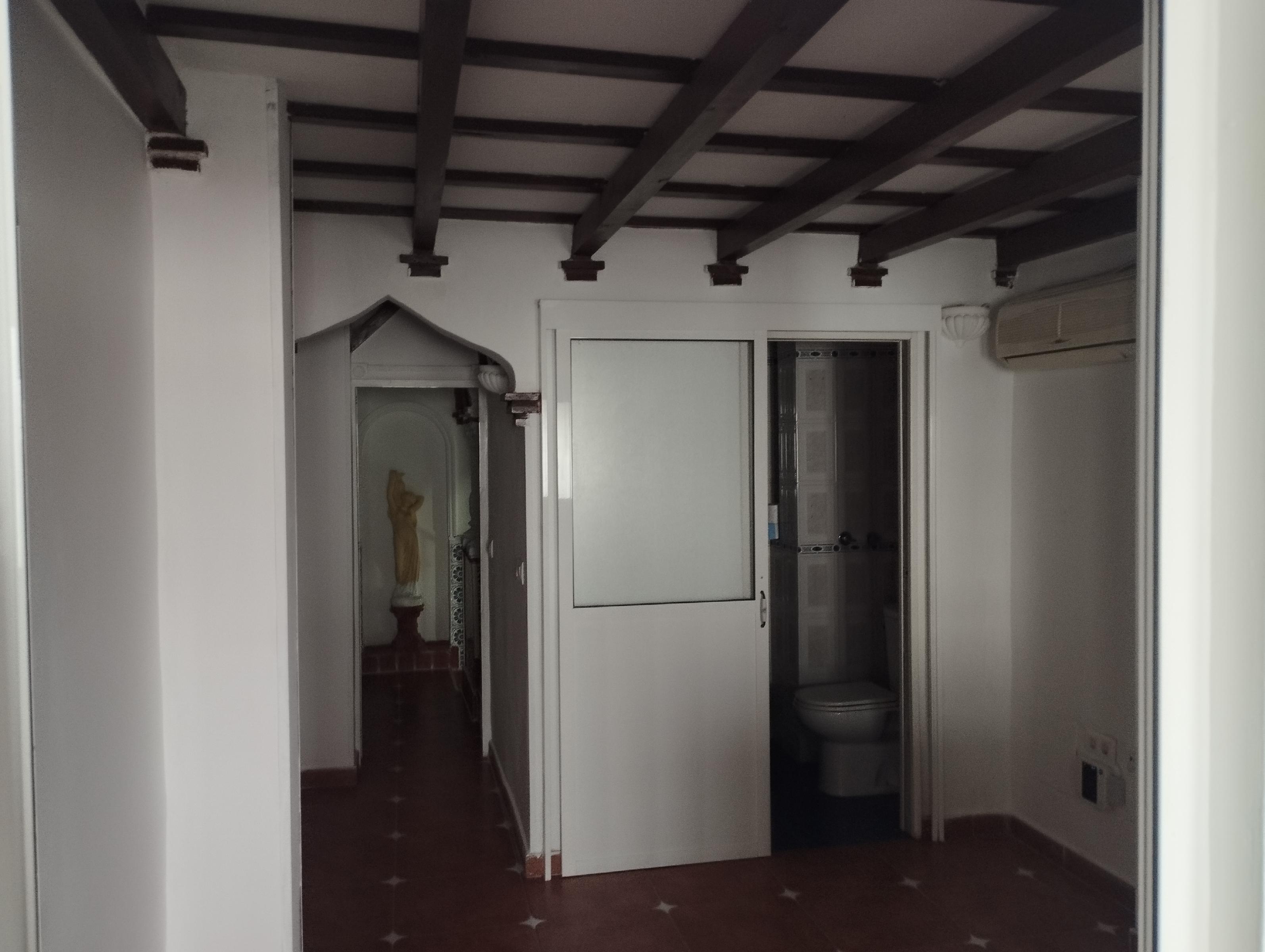 Imagen 8 Casa Adosada en venta en Jerez De La Frontera / Casa a 5 minutos centro comercial Área Sur.
