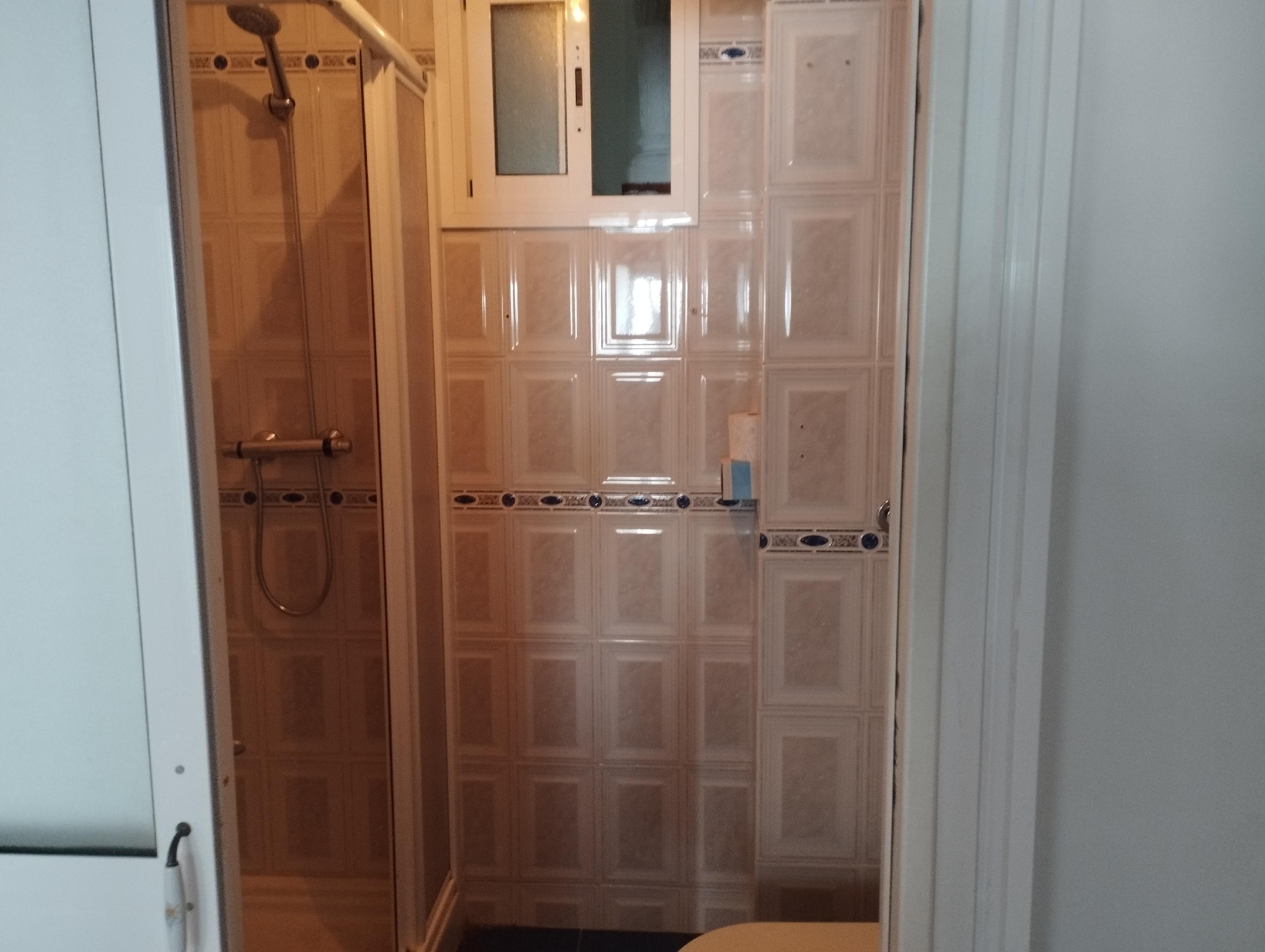 Imagen 2 Casa Adosada en venta en Jerez De La Frontera / Casa a 5 minutos centro comercial Área Sur.