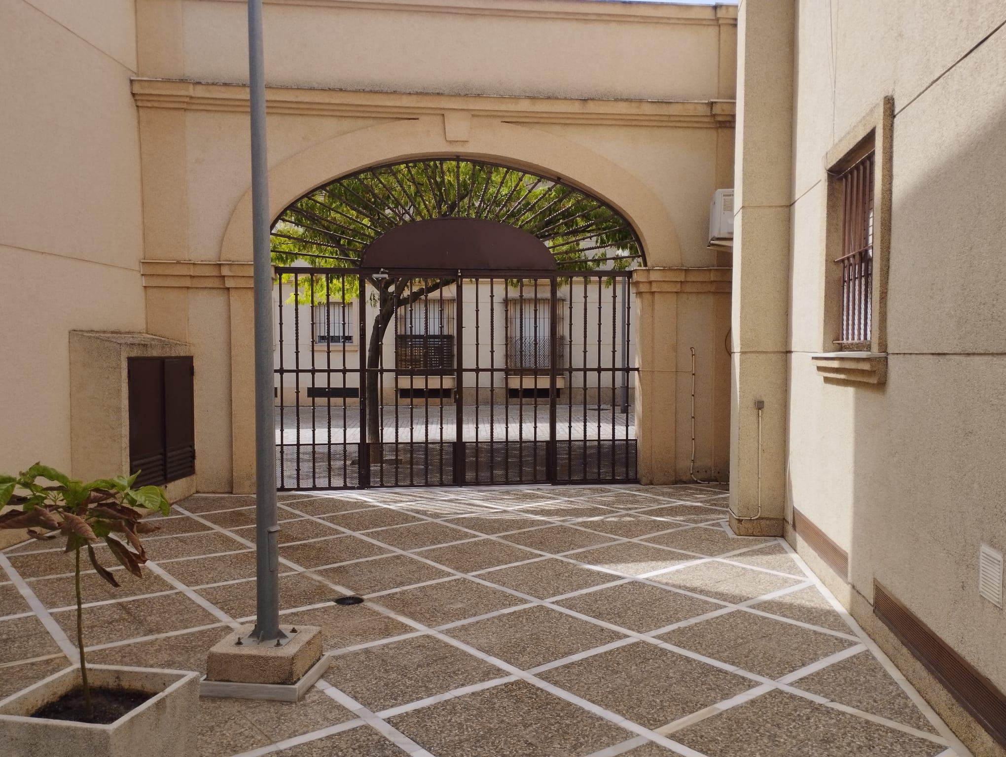 Imagen 17 Casa Adosada en venta en Jerez De La Frontera / Casa ubicada a 1 minuto de la Plaza del Ma...