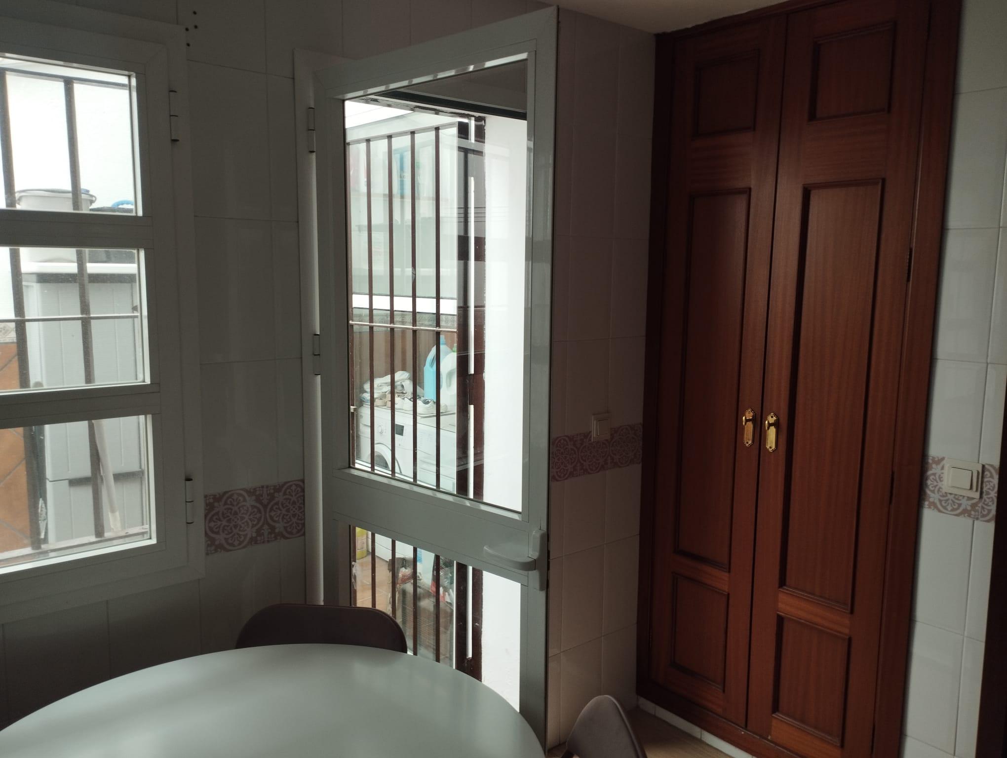 Imagen 5 Casa Adosada en venta en Jerez De La Frontera / Casa ubicada a 1 minuto de la Plaza del Ma...