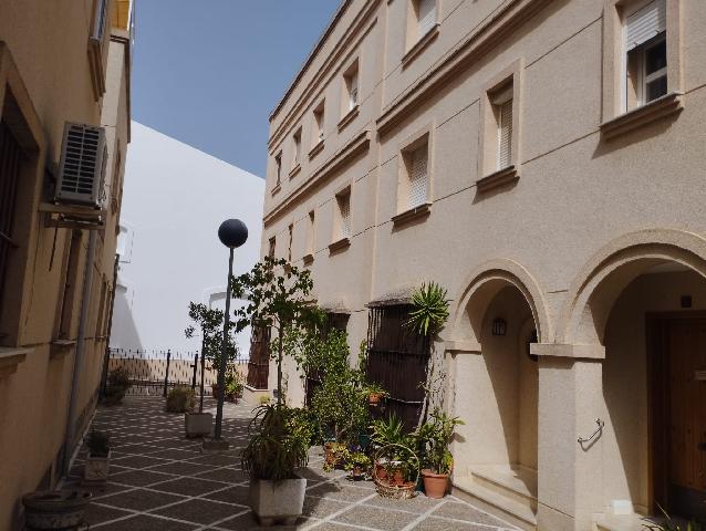 Imagen 18 Inmueble 295752 - Casa Adosada en venta en Jerez De La Frontera / Casa ubicada a 1 minuto de la Plaza del Ma...