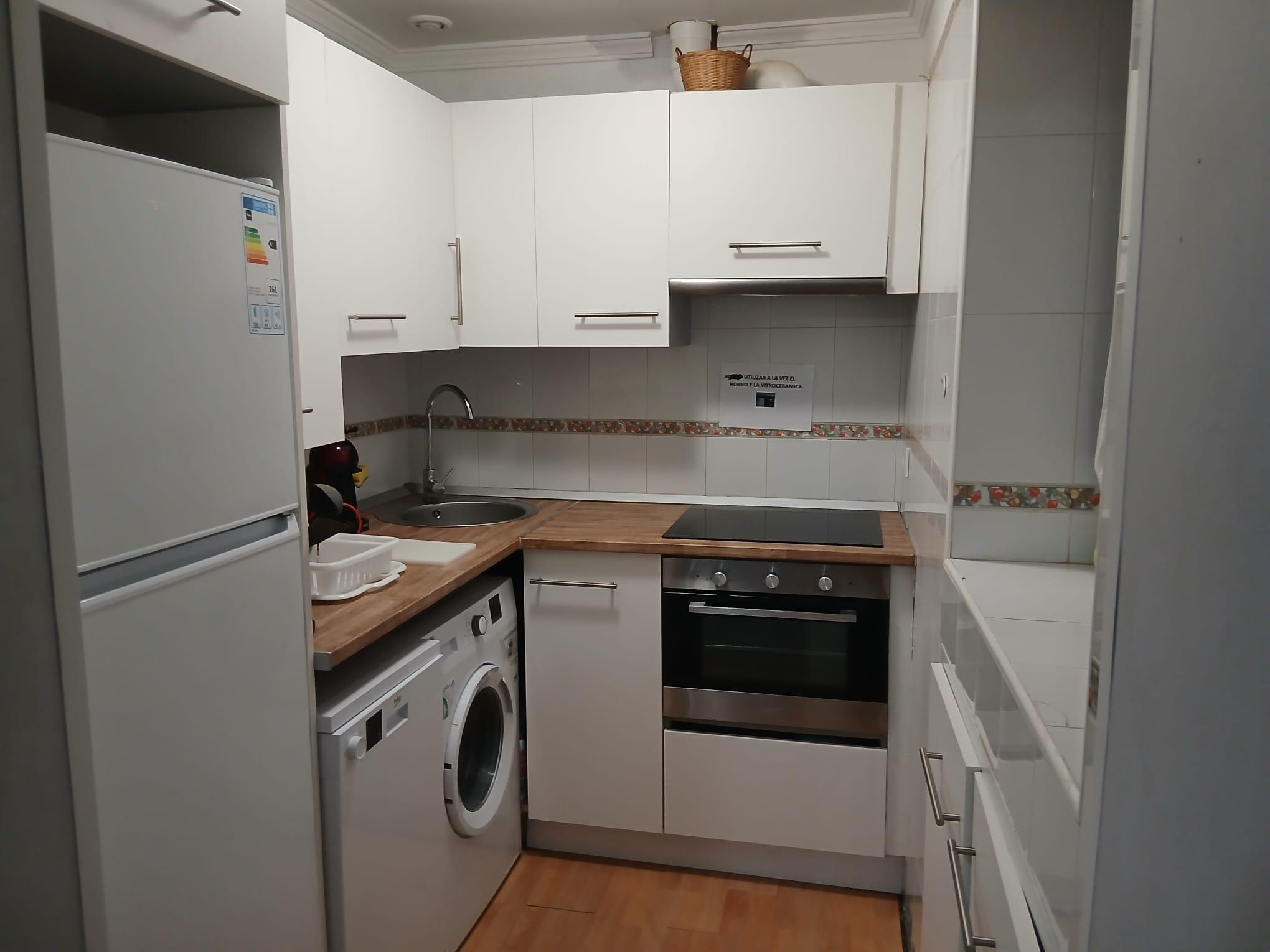 Imagen 13 Apartamento en venta en Rota / Ubicado a 300 metros de la playa.