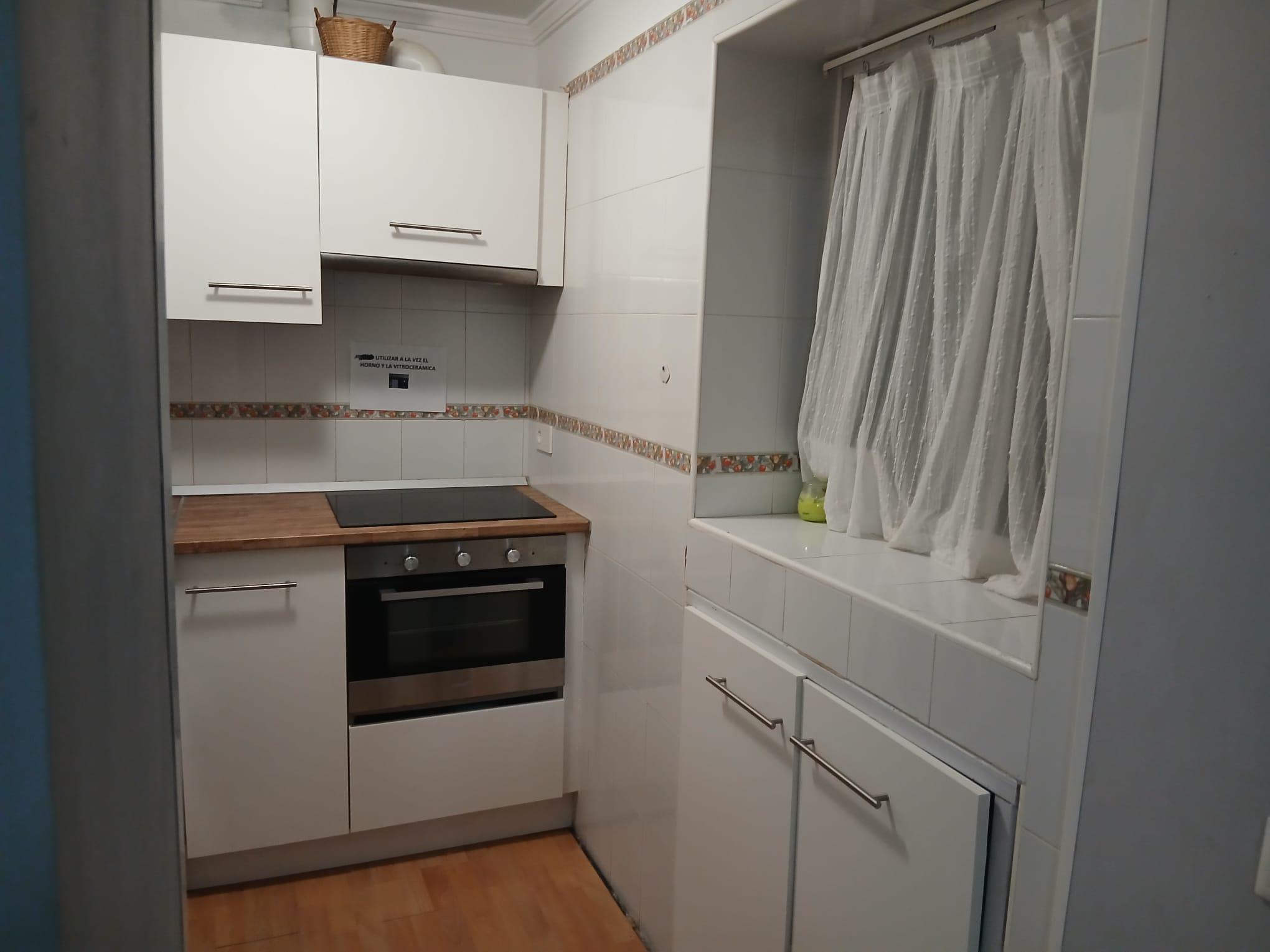 Imagen 14 Apartamento en venta en Rota / Ubicado a 300 metros de la playa.