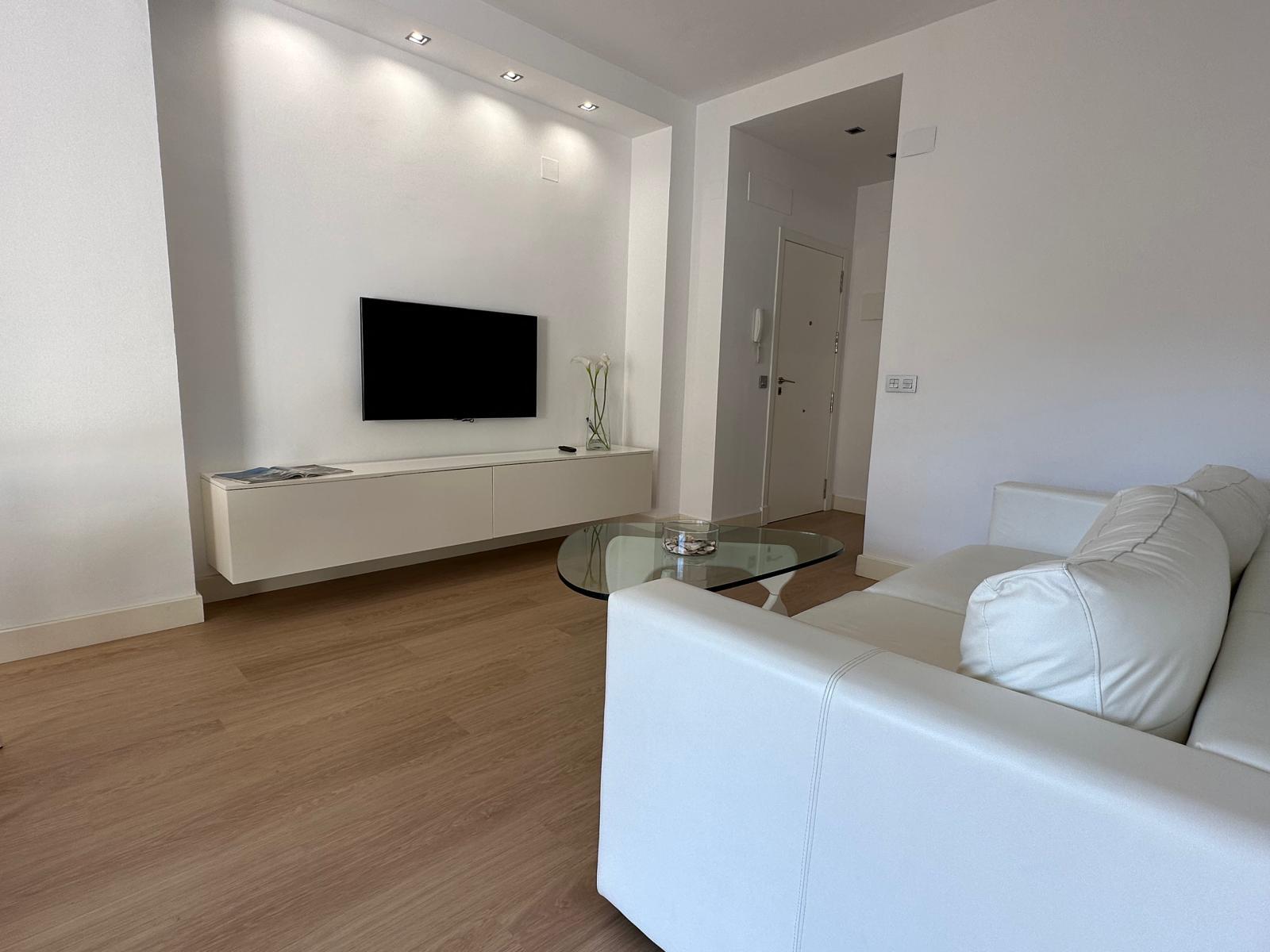 Imagen 21 Apto. Playa en venta en Rota / Ubicado a primera línea de mar junto Hotel PlayaBallena