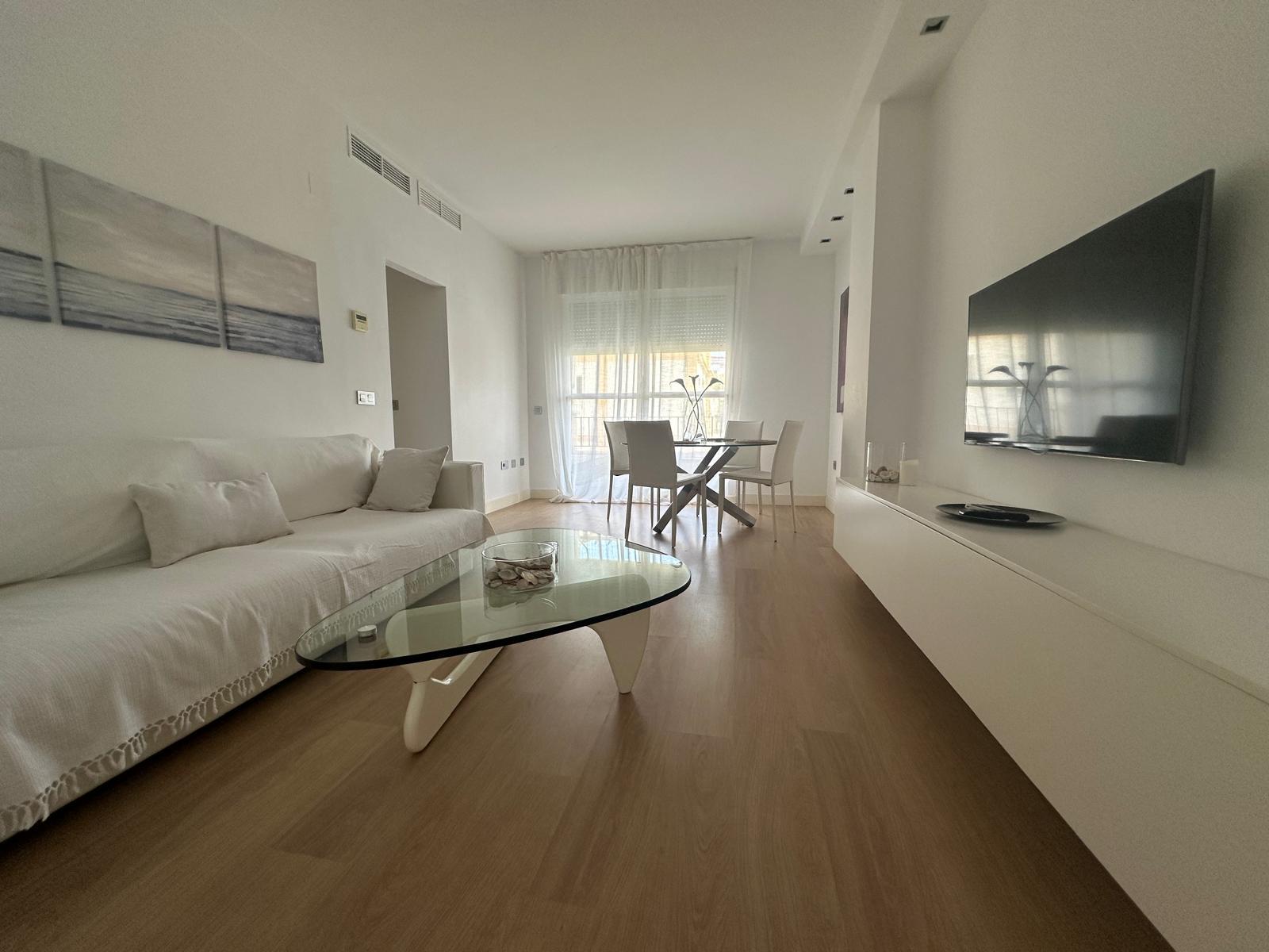 Imagen 22 Apto. Playa en venta en Rota / Ubicado a primera línea de mar junto Hotel PlayaBallena