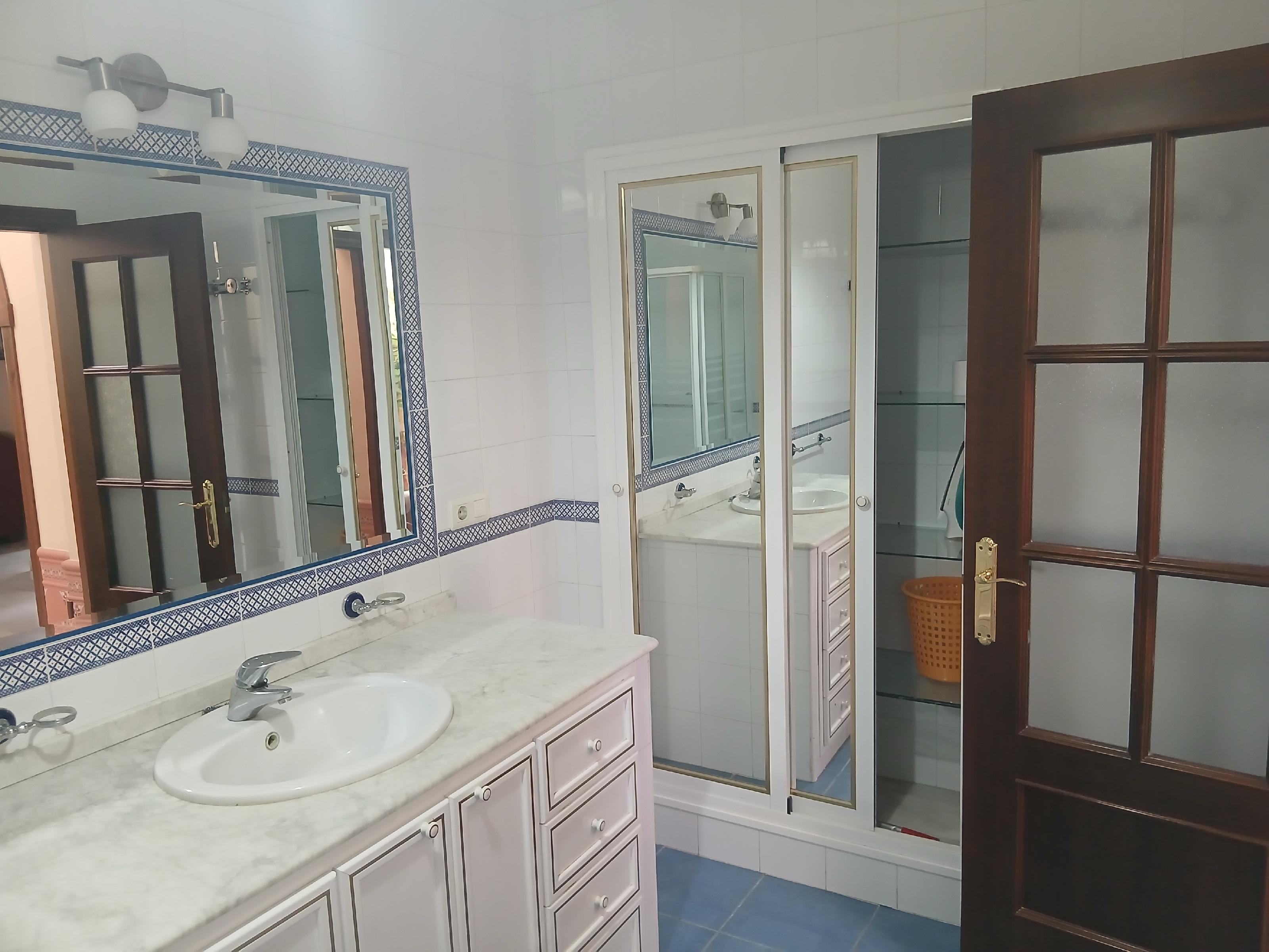 Imagen 10 Casa en venta en Bornos / Ubicado cerca del embarcadero del lago de Bornos.