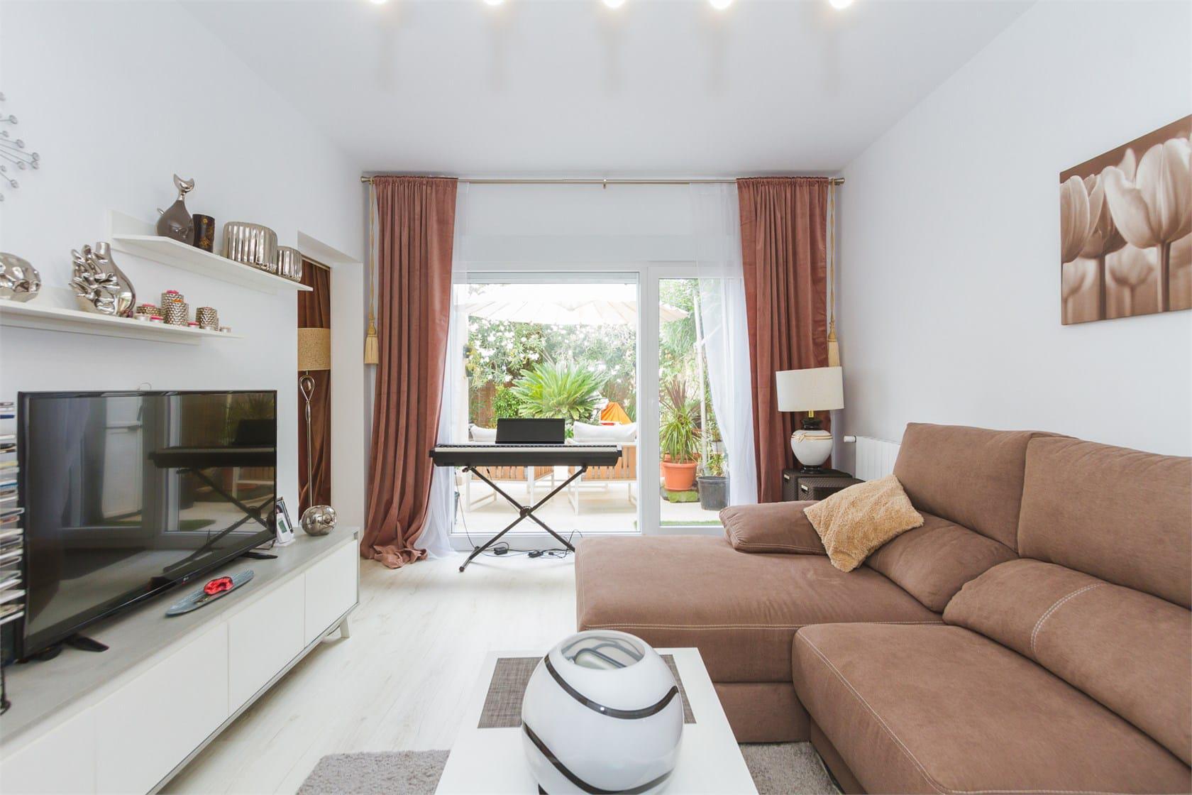 Imagen 2 Casa Adosada en venta en Pedreguer / En Monte Pedreguer cerca del restaurante Black Flame.