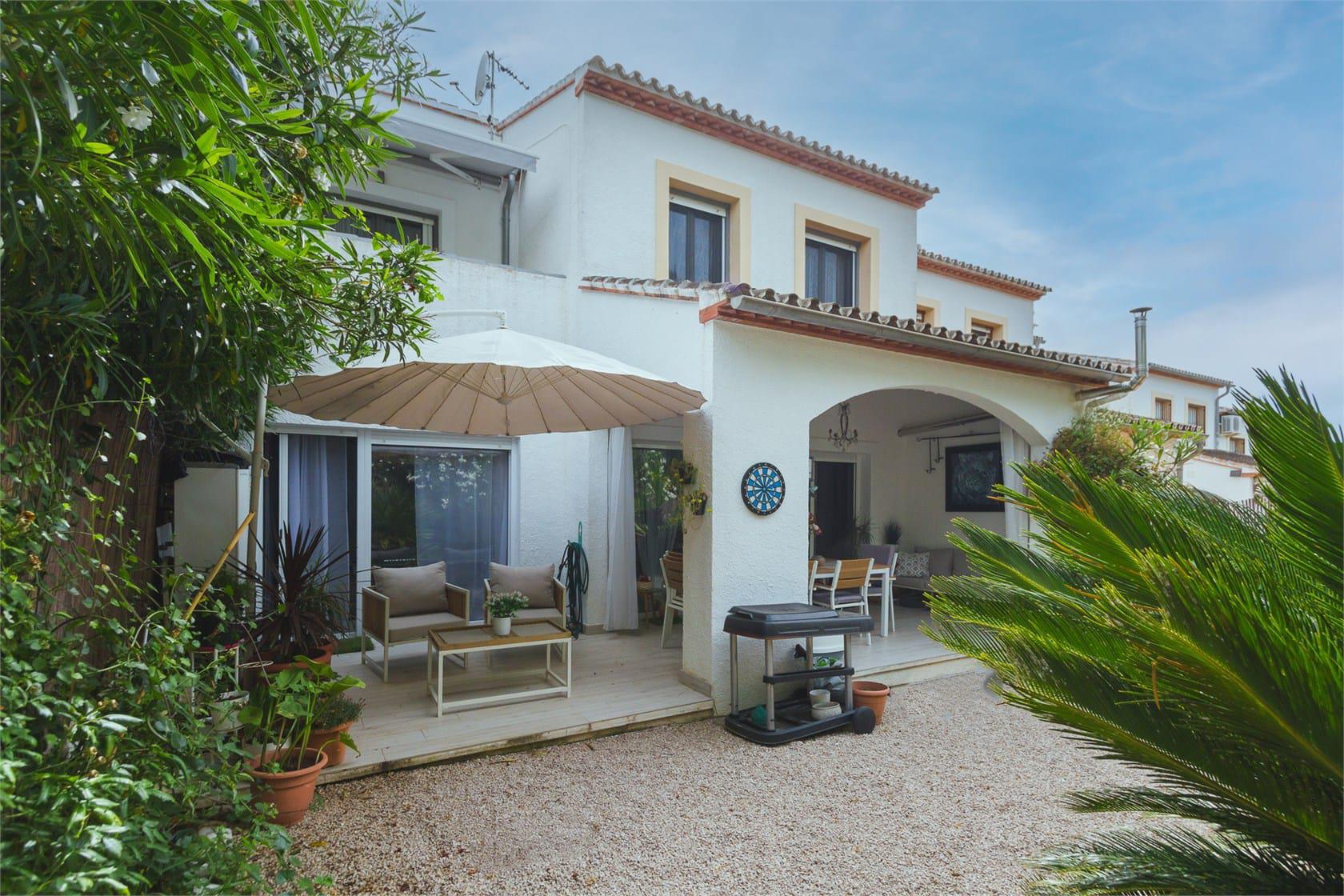 Imagen 29 Casa Adosada en venta en Pedreguer / En Monte Pedreguer cerca del restaurante Black Flame.